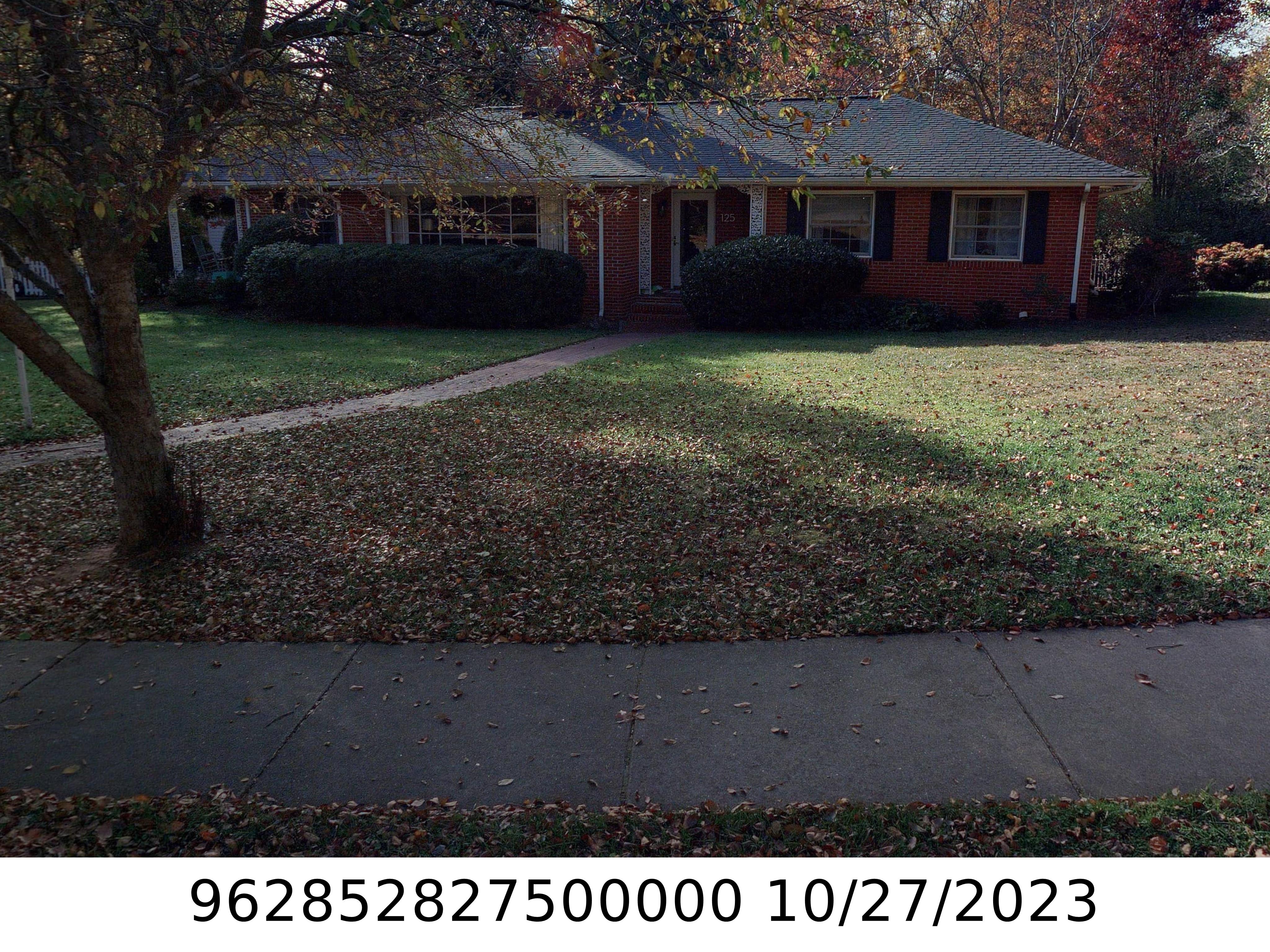 A picture of the property located at 125 SCHOOL RD, ASHEVILLE NC 28806.