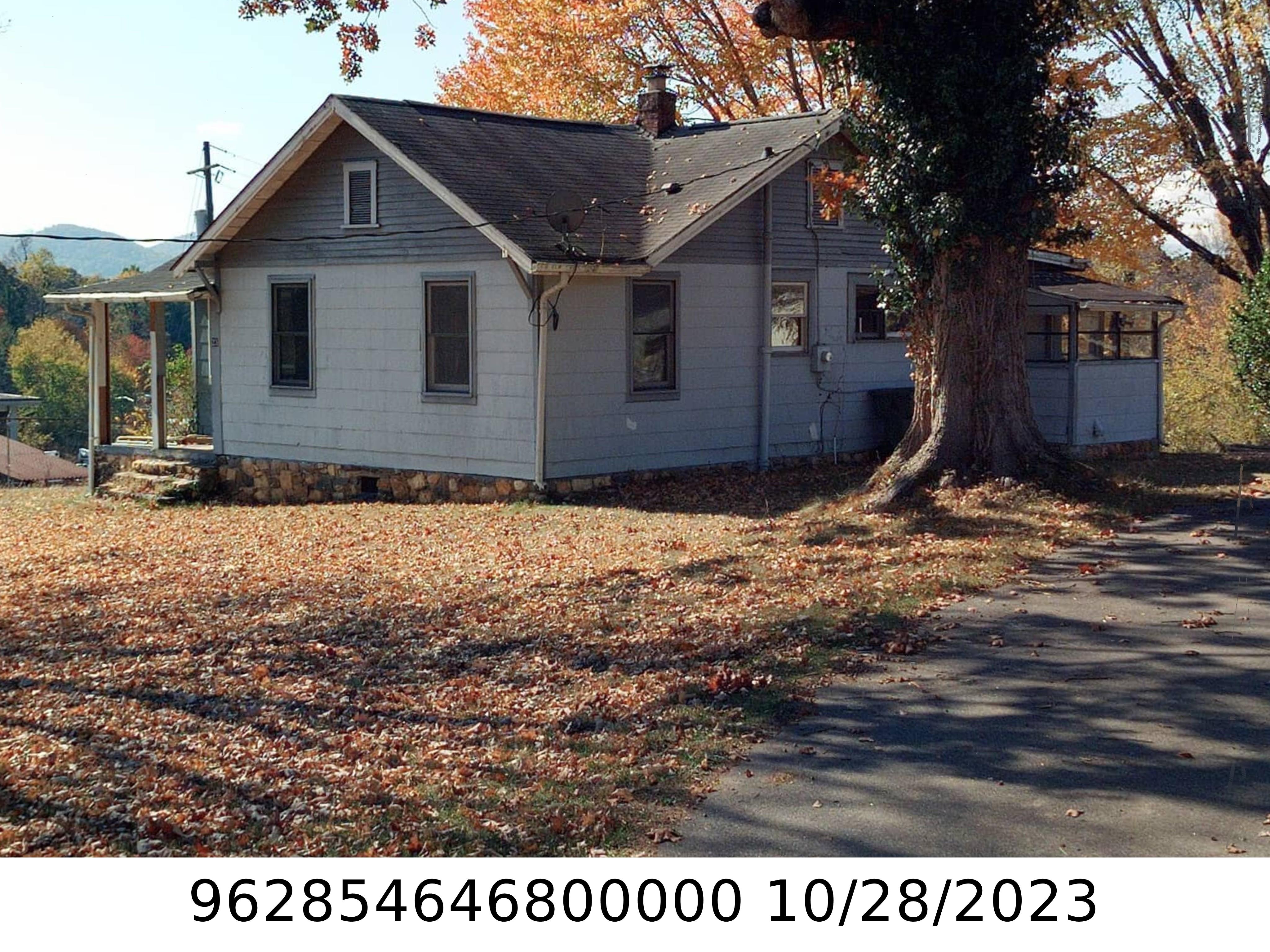 A picture of the property located at 23 BEAR CREEK DR, ASHEVILLE NC 28806.