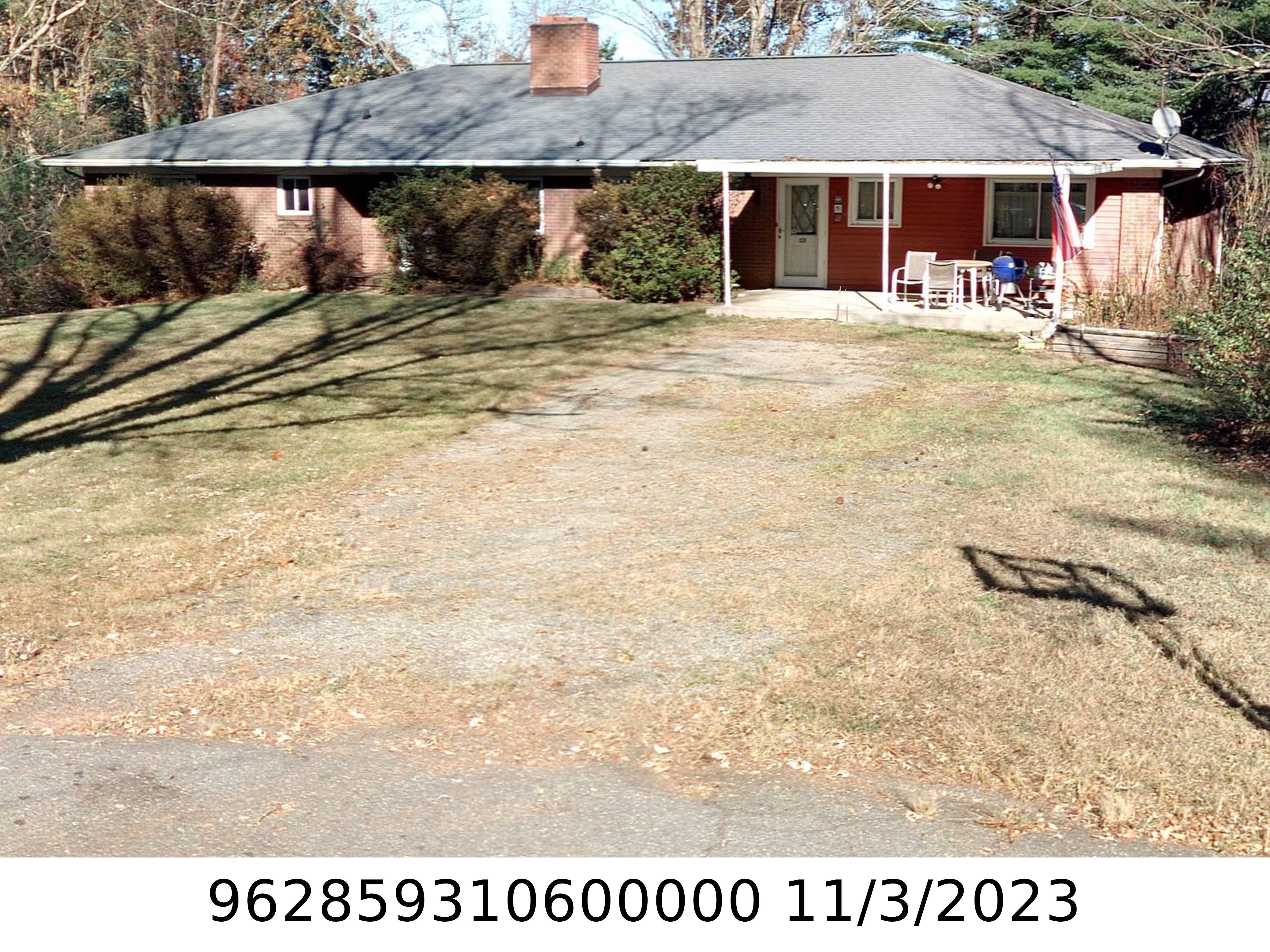 A picture of the property located at 18 POWERS DR, ASHEVILLE NC 28806.