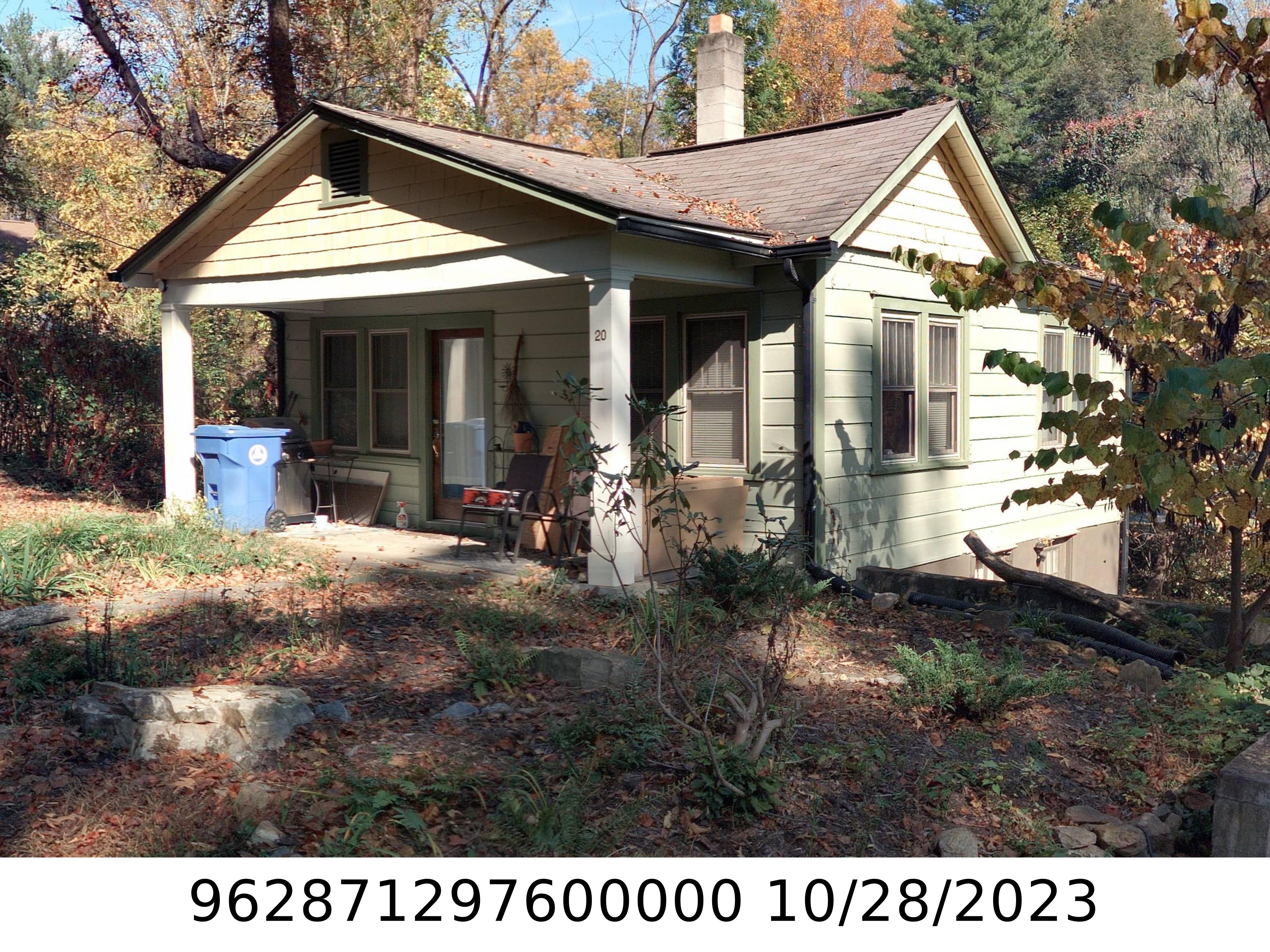 A picture of the property located at 20 MANILA PL, ASHEVILLE NC 28806.