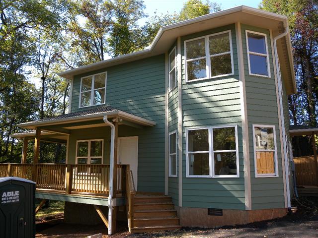 A picture of the property located at 7 MIDDLEMONT AVE, ASHEVILLE NC 28806.