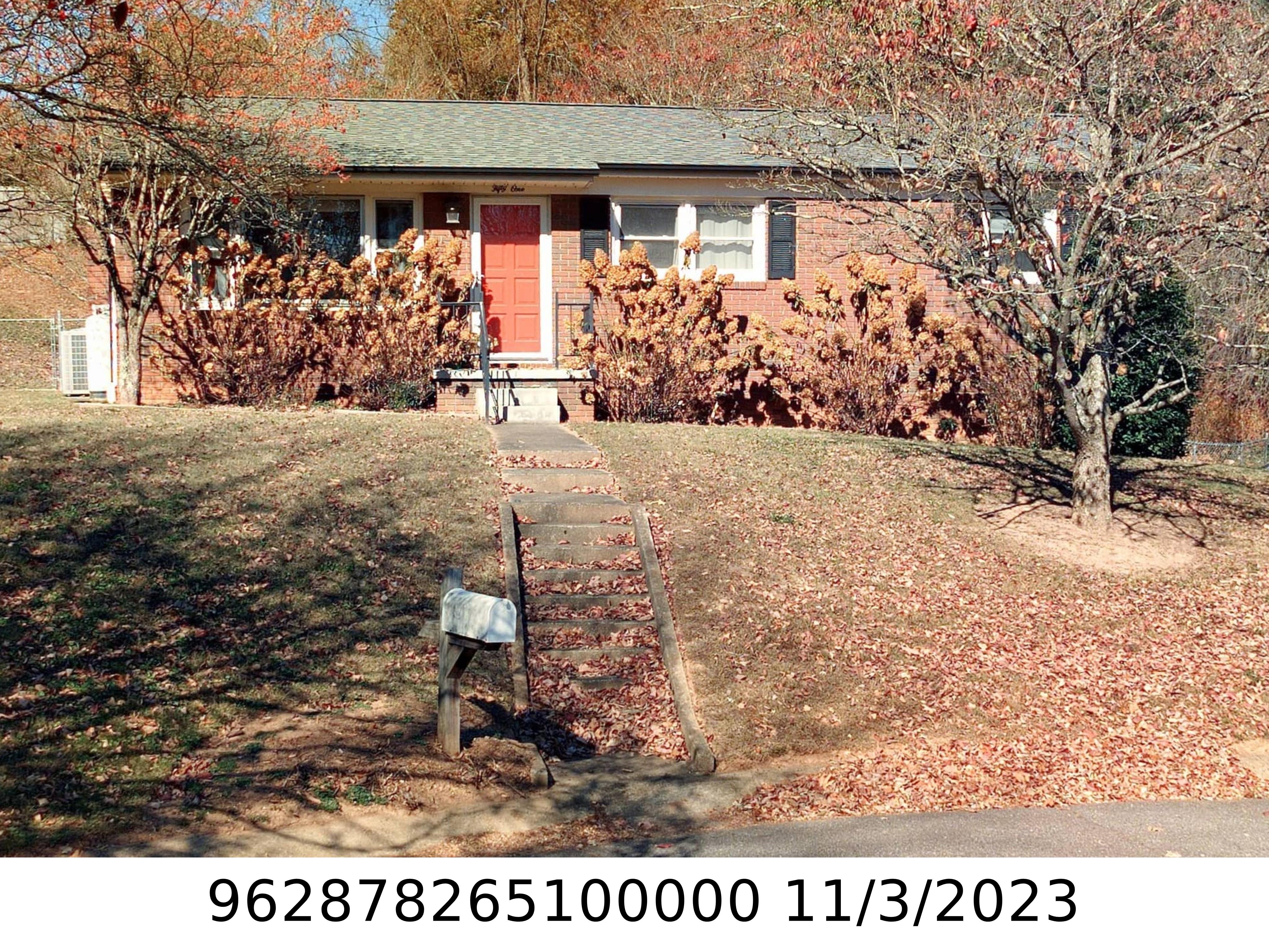 A picture of the property located at 51 DEBRA LN, ASHEVILLE NC 28806.