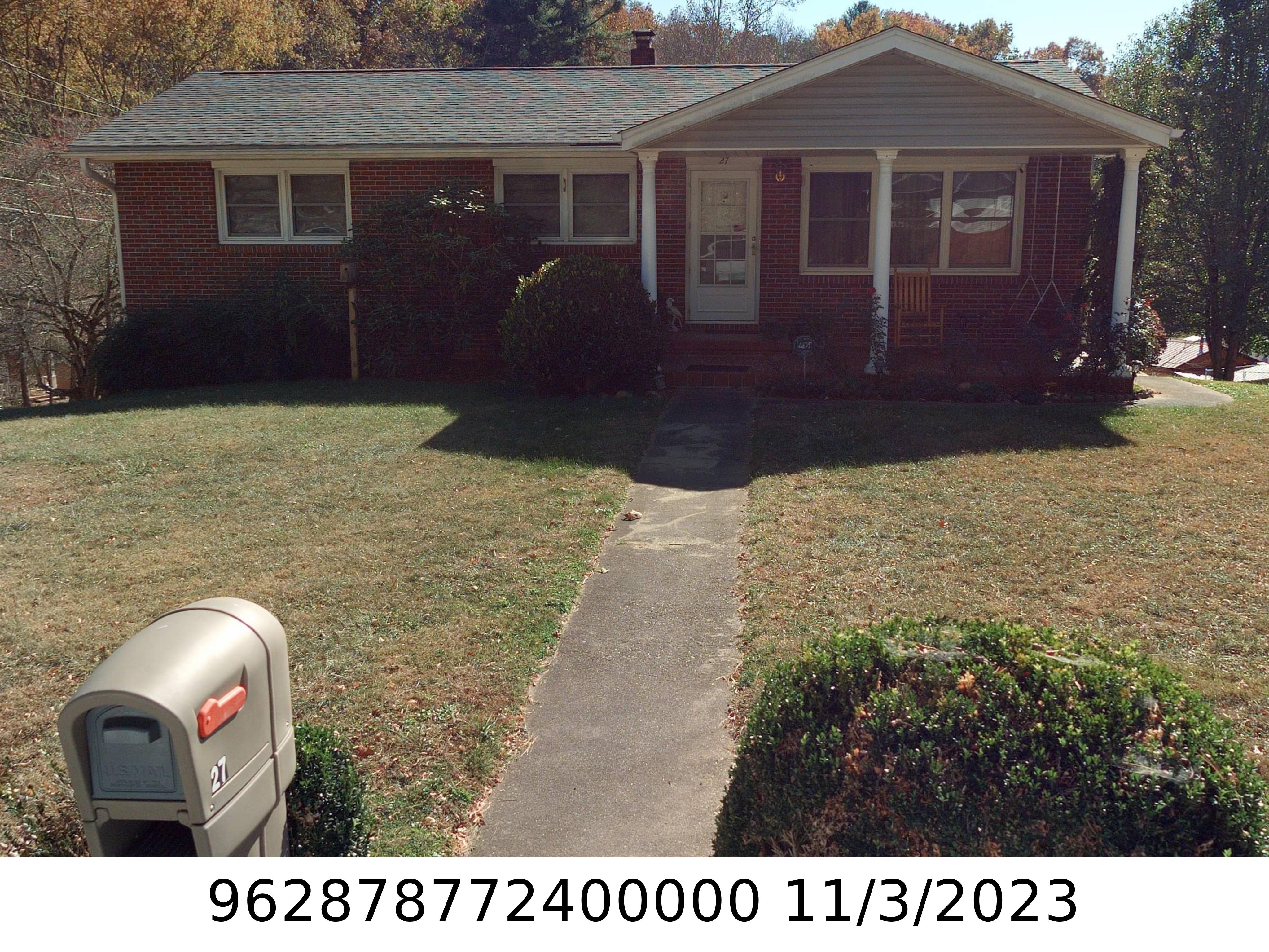 A picture of the property located at 27 DEBRA LN, ASHEVILLE NC 28806.
