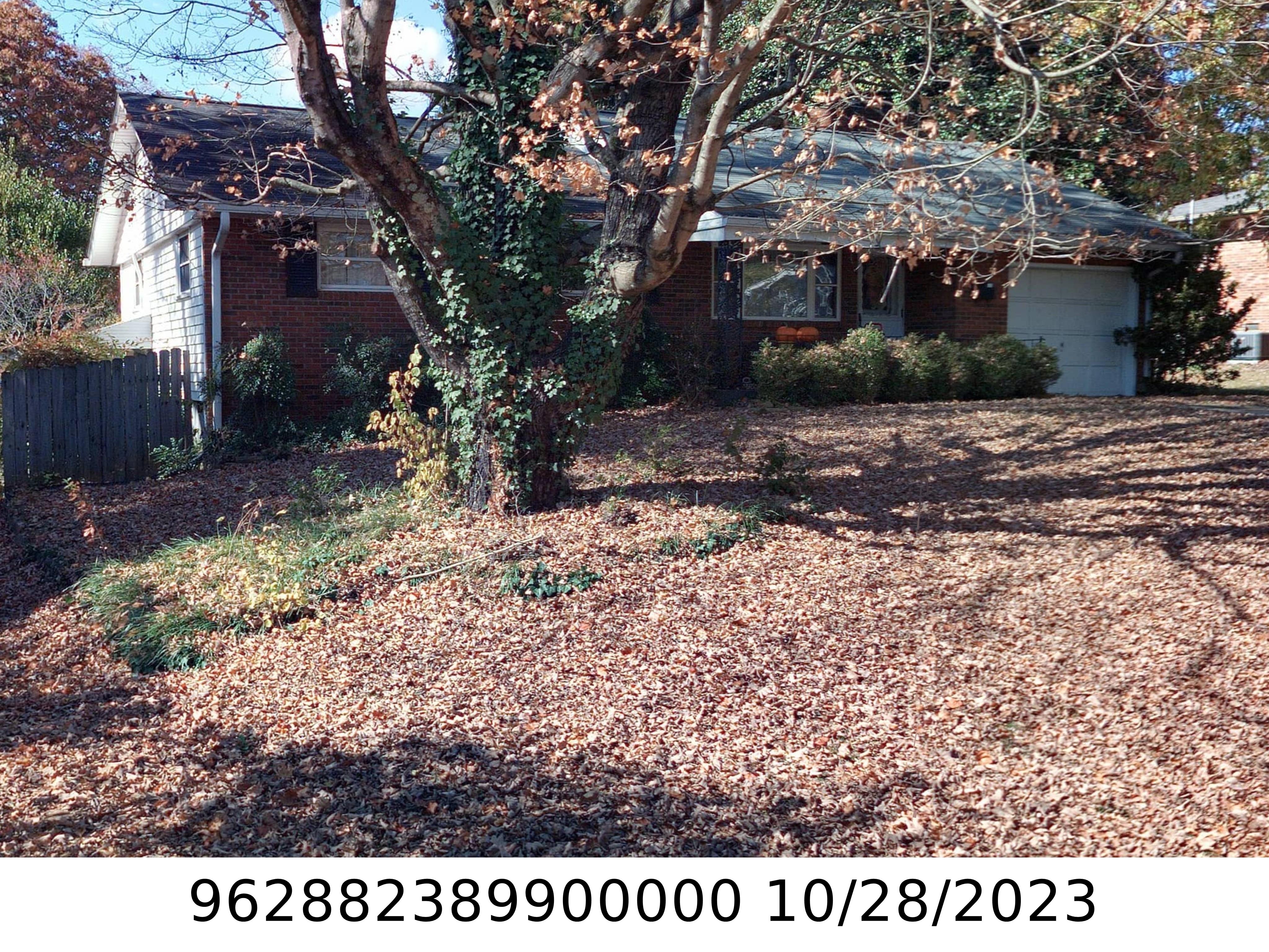 A picture of the property located at 15 LANCE LN, ASHEVILLE NC 28806.