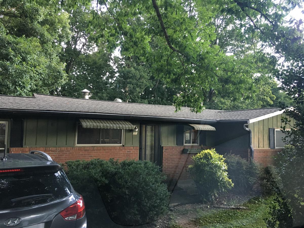 A picture of the property located at 21 OAK HILL DR ASHEVILLE NC.