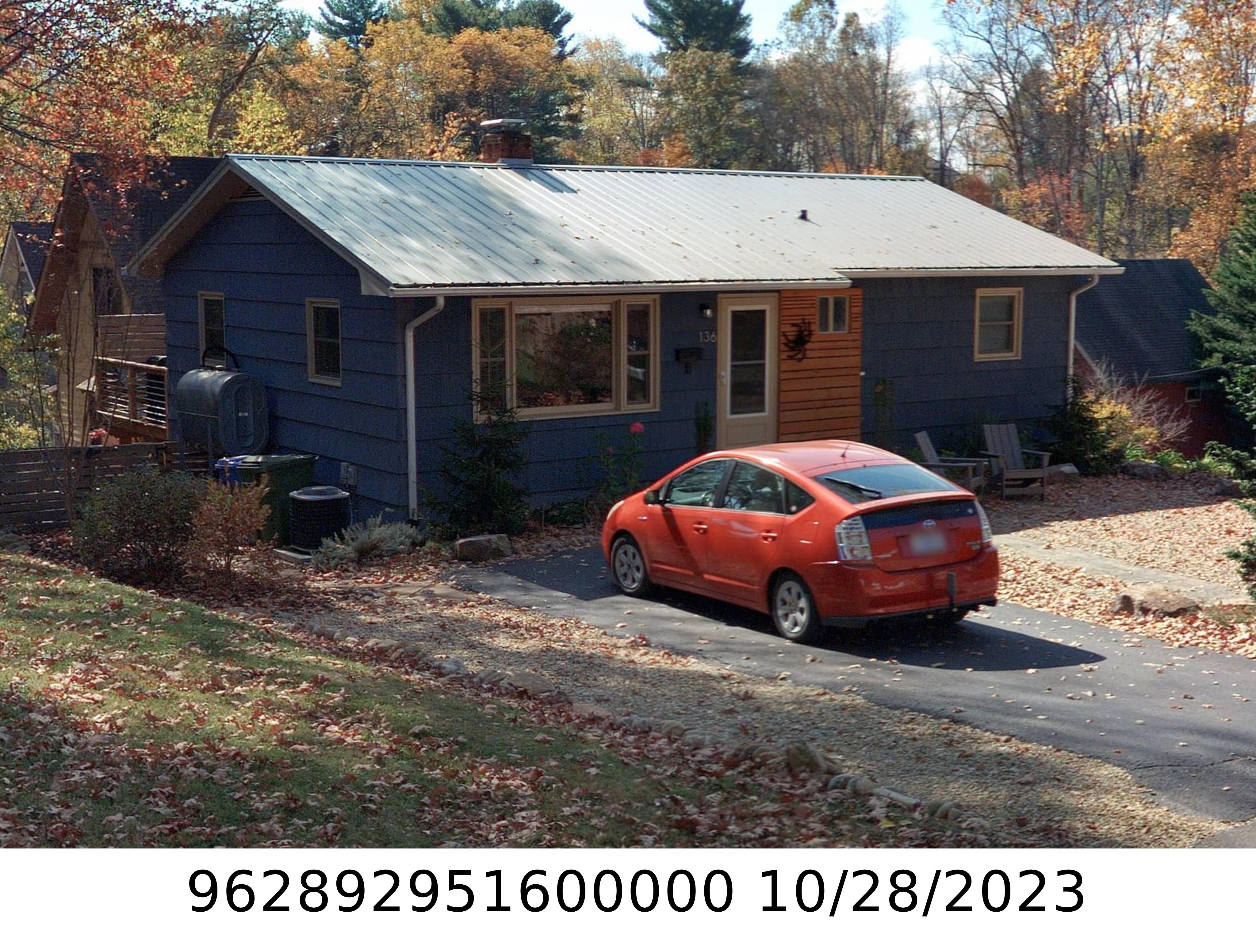 A picture of the property located at 136 DAVENPORT RD, ASHEVILLE NC 28806.