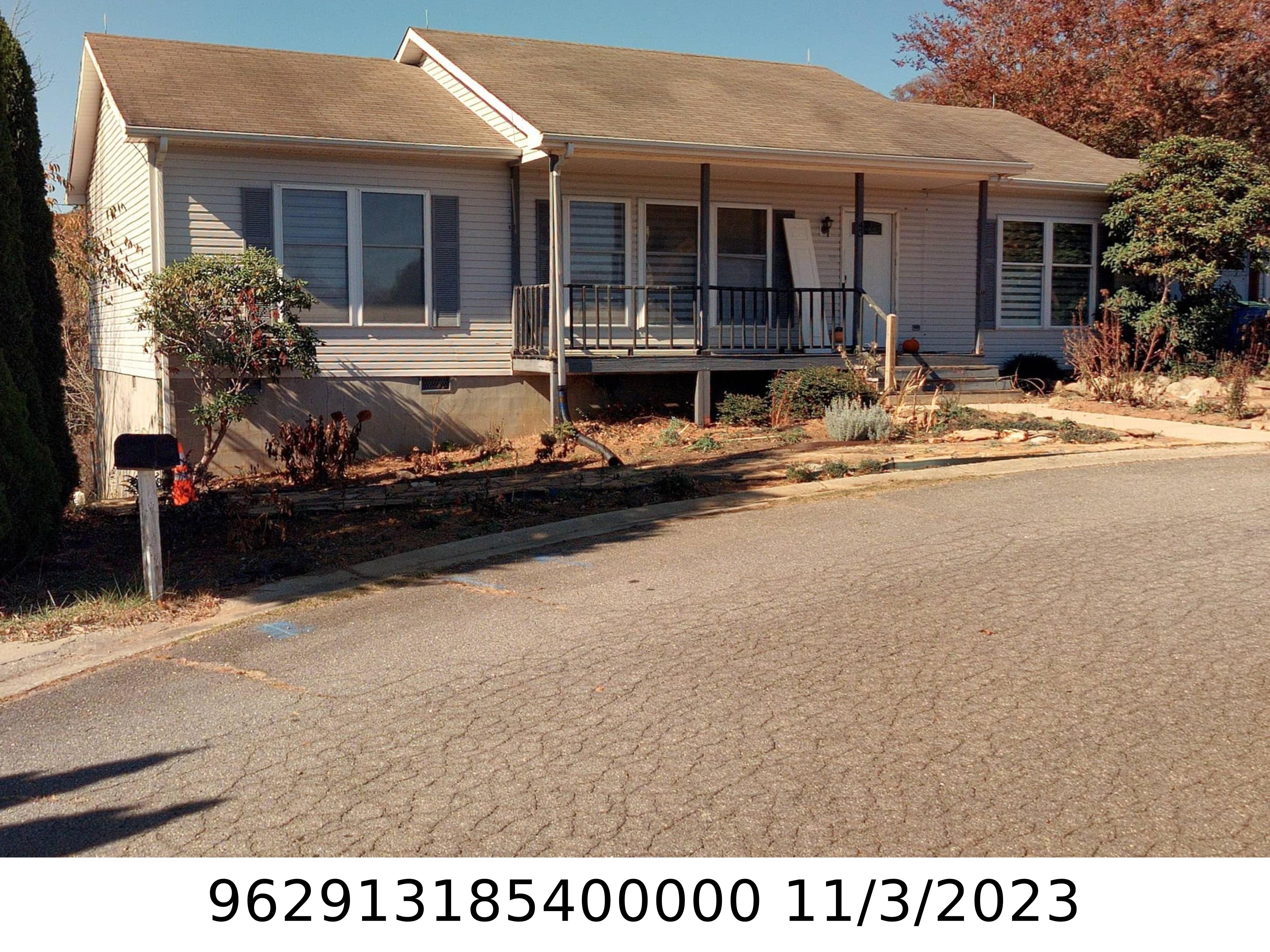 A picture of the property located at 43 SYDNEY LN, ASHEVILLE NC 28806.