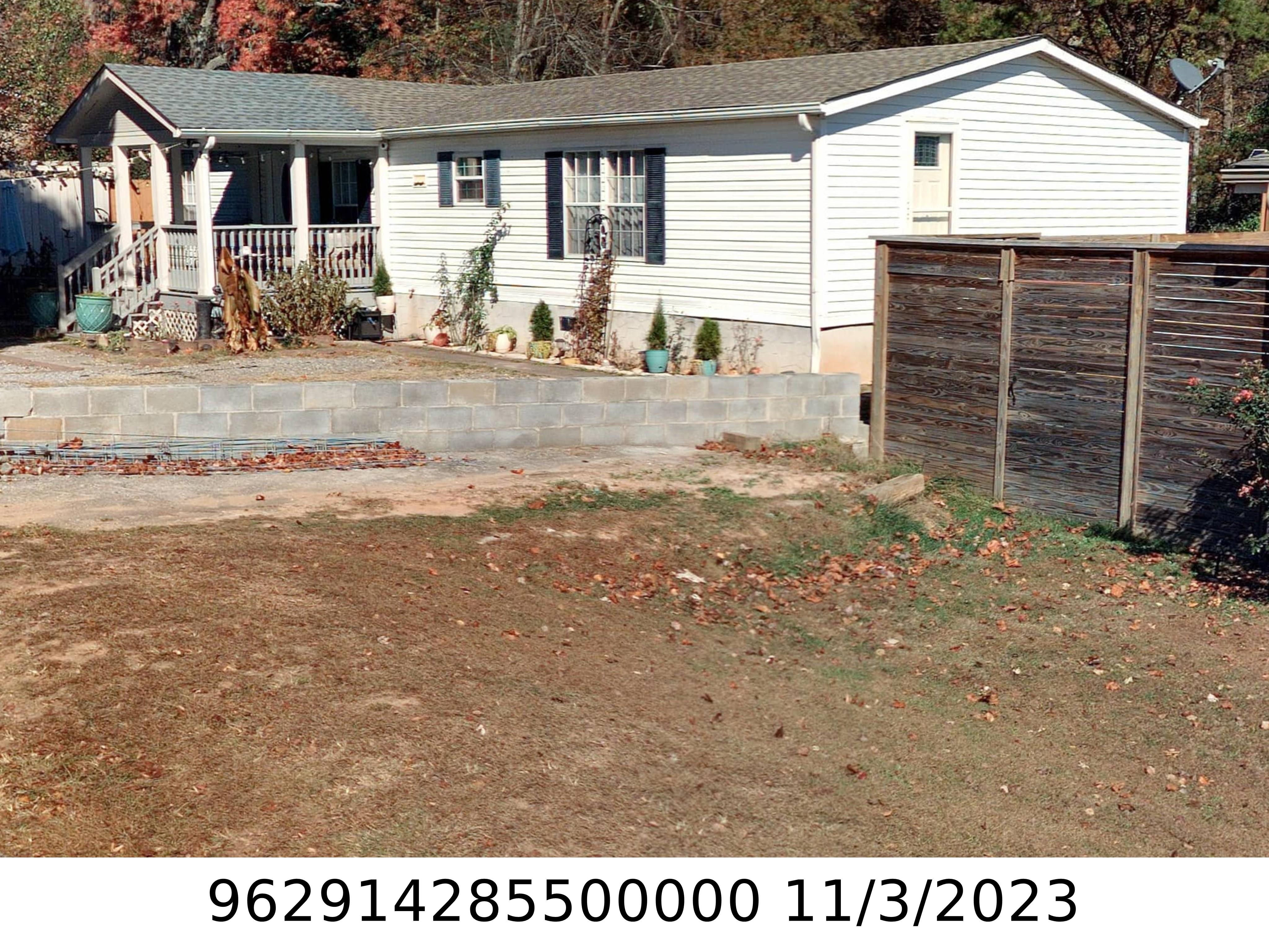 A picture of the property located at 327 CAMELIA LN, ASHEVILLE NC 28806.