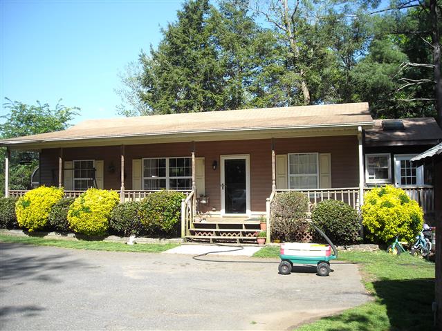 A picture of the property located at 107 BEN LIPPEN RD, ASHEVILLE NC 28806.