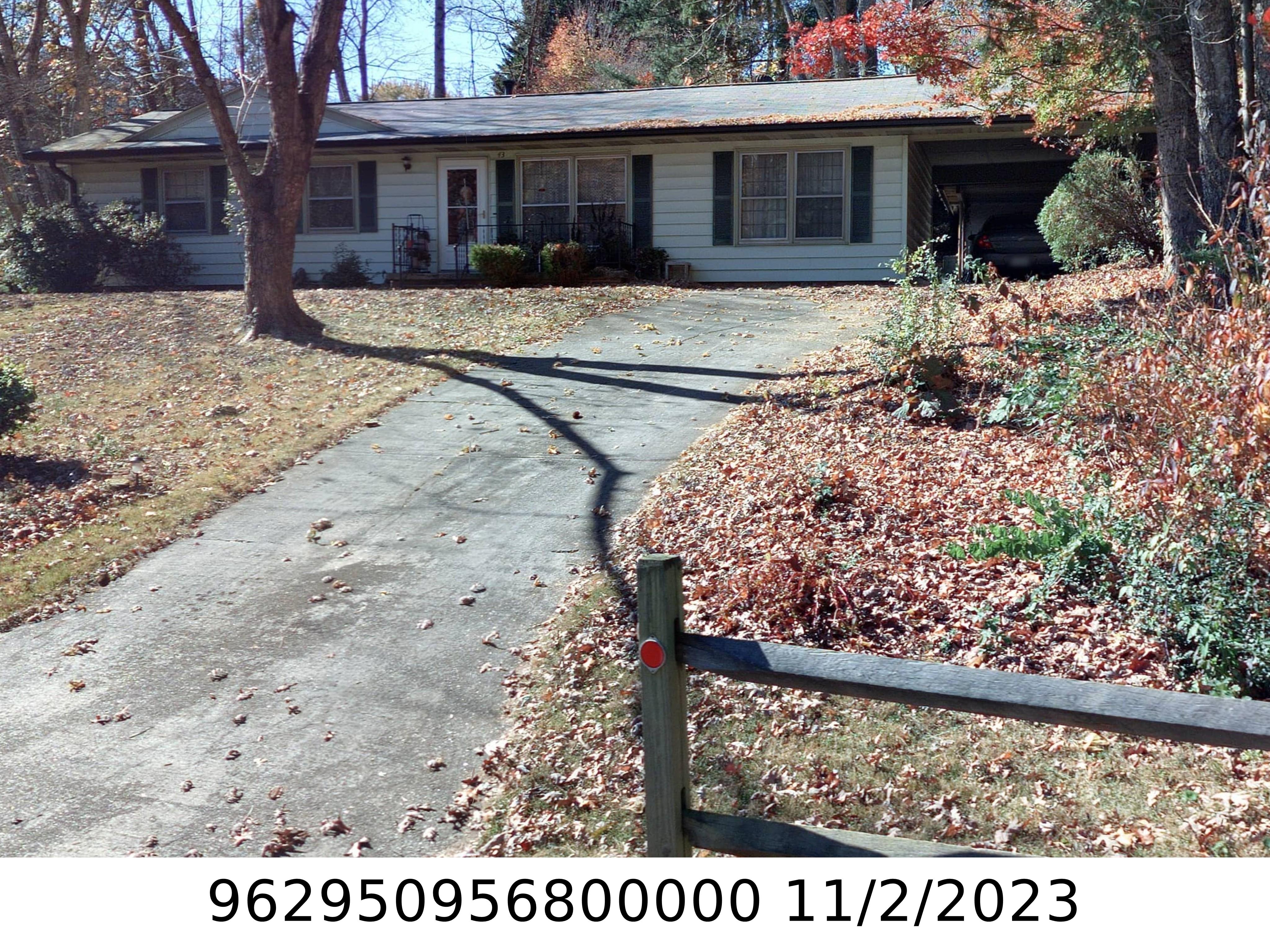 A picture of the property located at 43 LANCELOT LN, ASHEVILLE NC 28806.