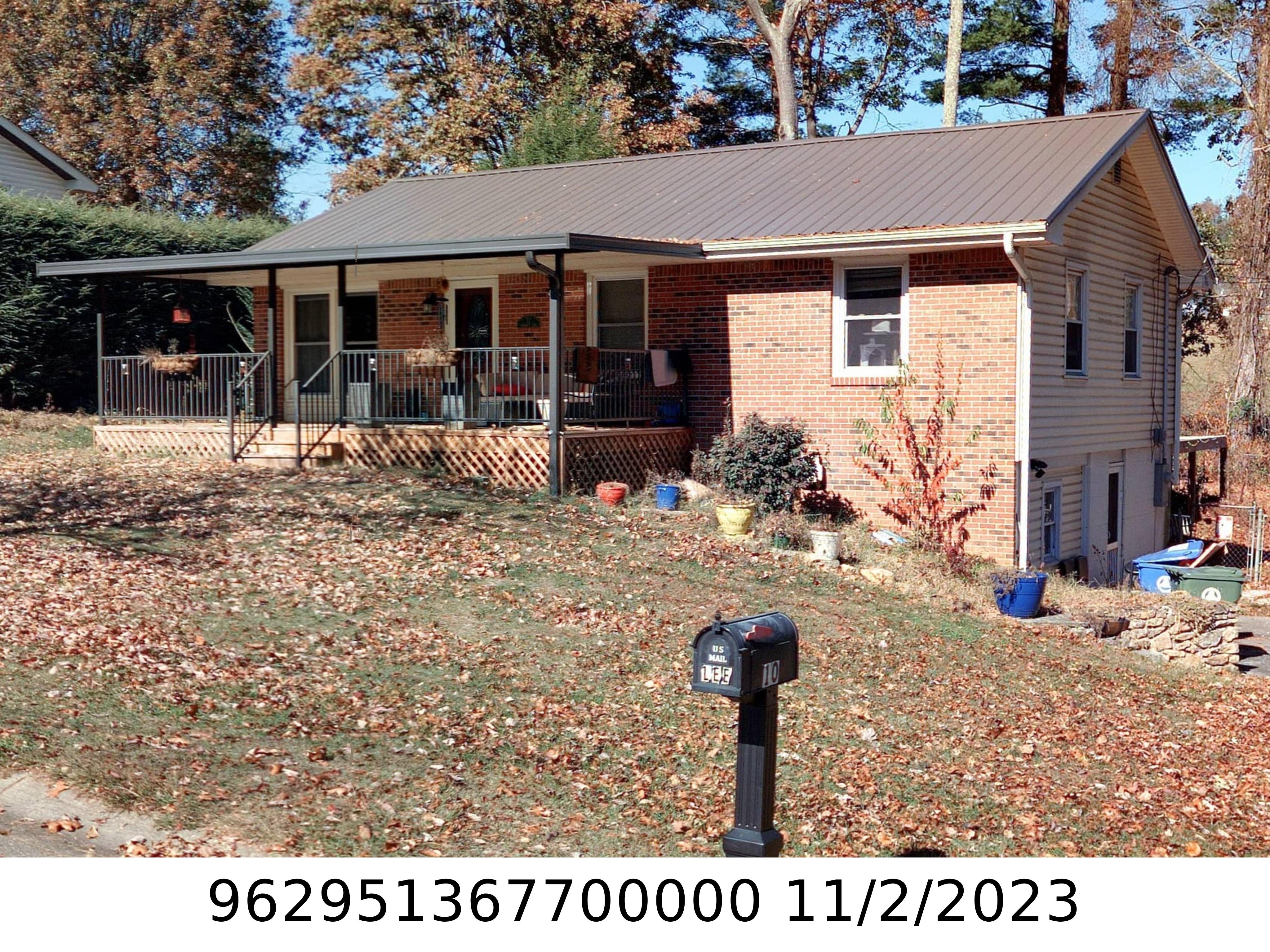 A picture of the property located at 10 LANCELOT LN, ASHEVILLE NC 28806.