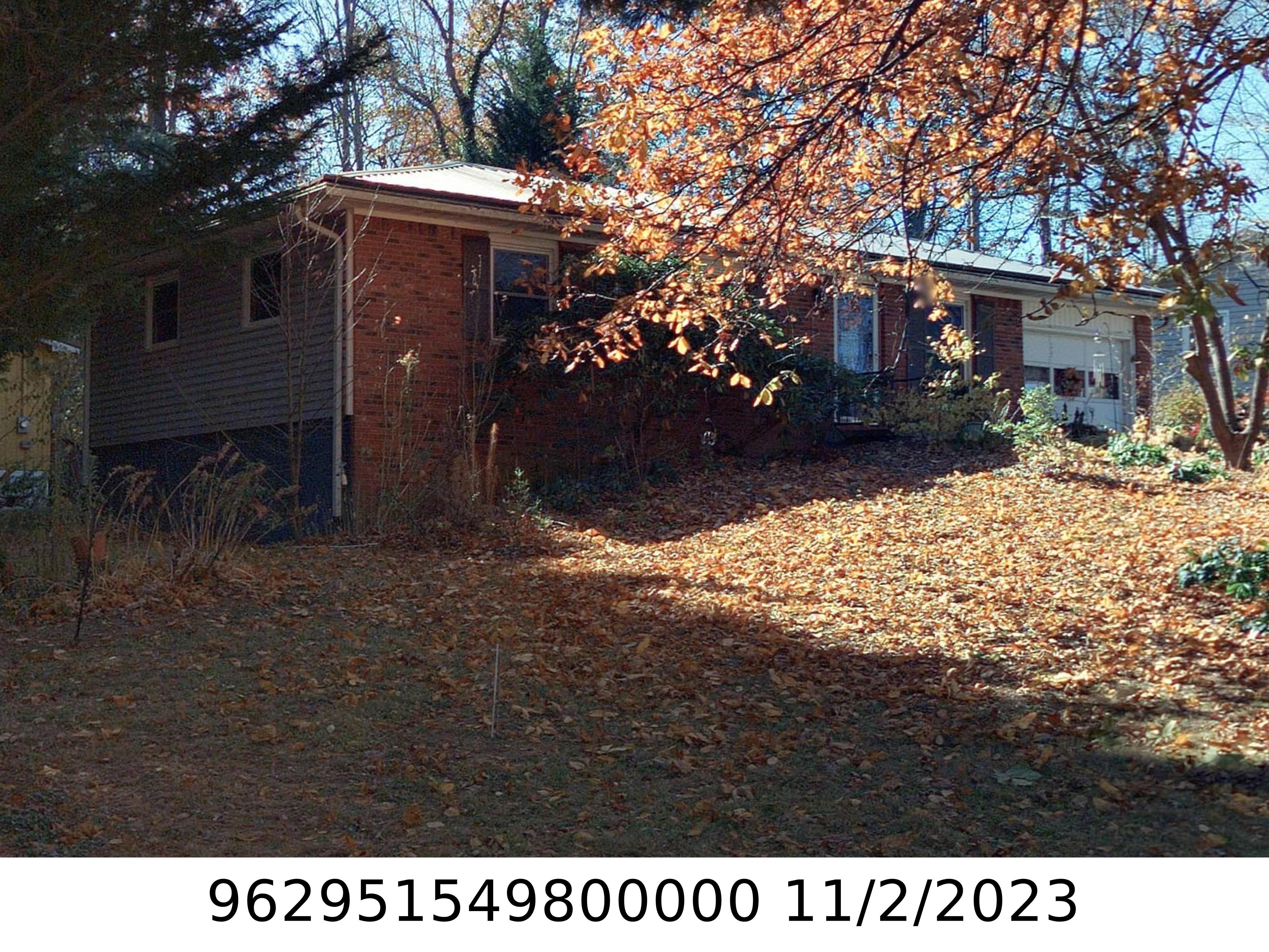 A picture of the property located at 15 LANCELOT LN, ASHEVILLE NC 28806.