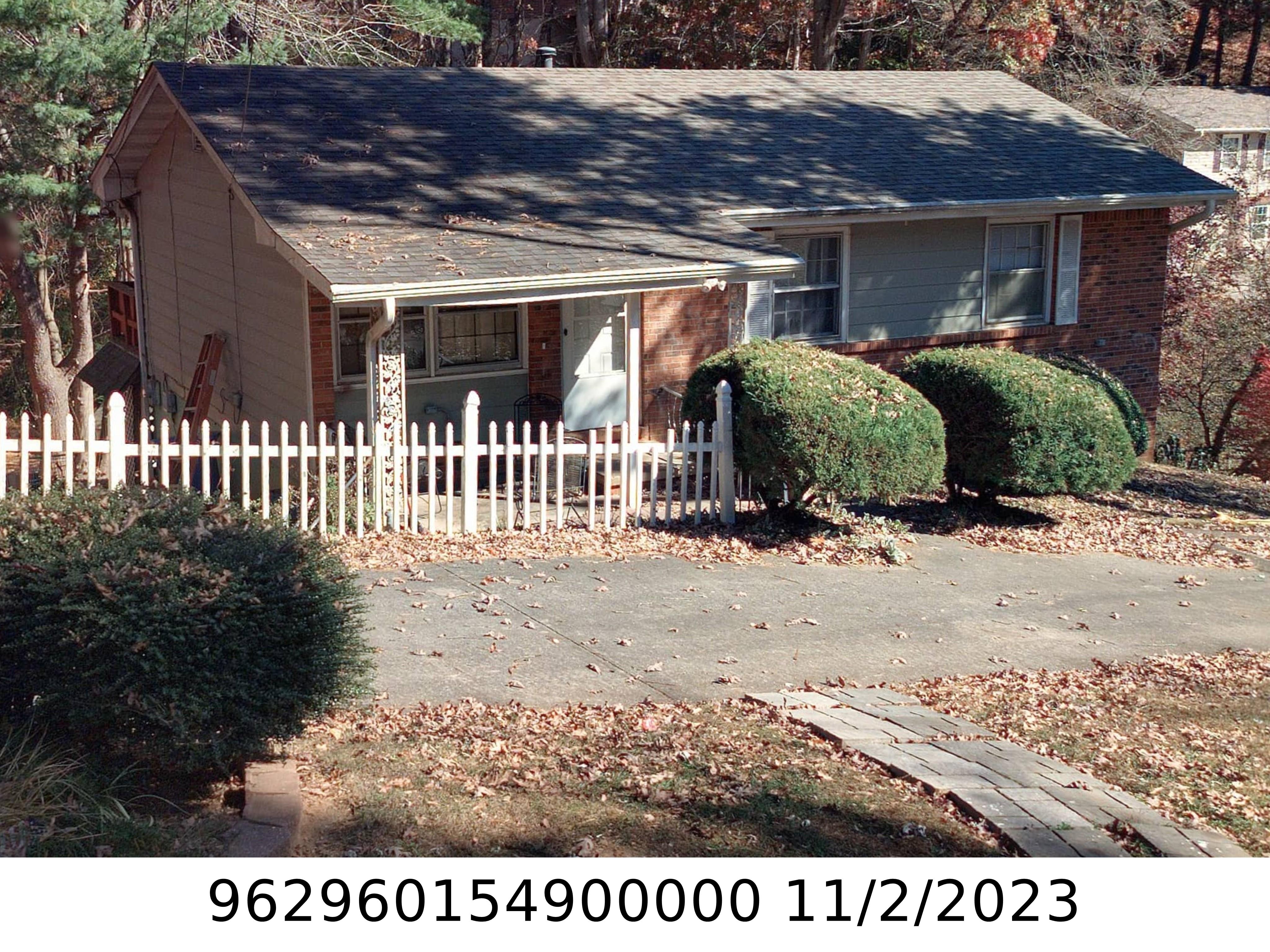 A picture of the property located at 44 LANCELOT LN, ASHEVILLE NC 28806.