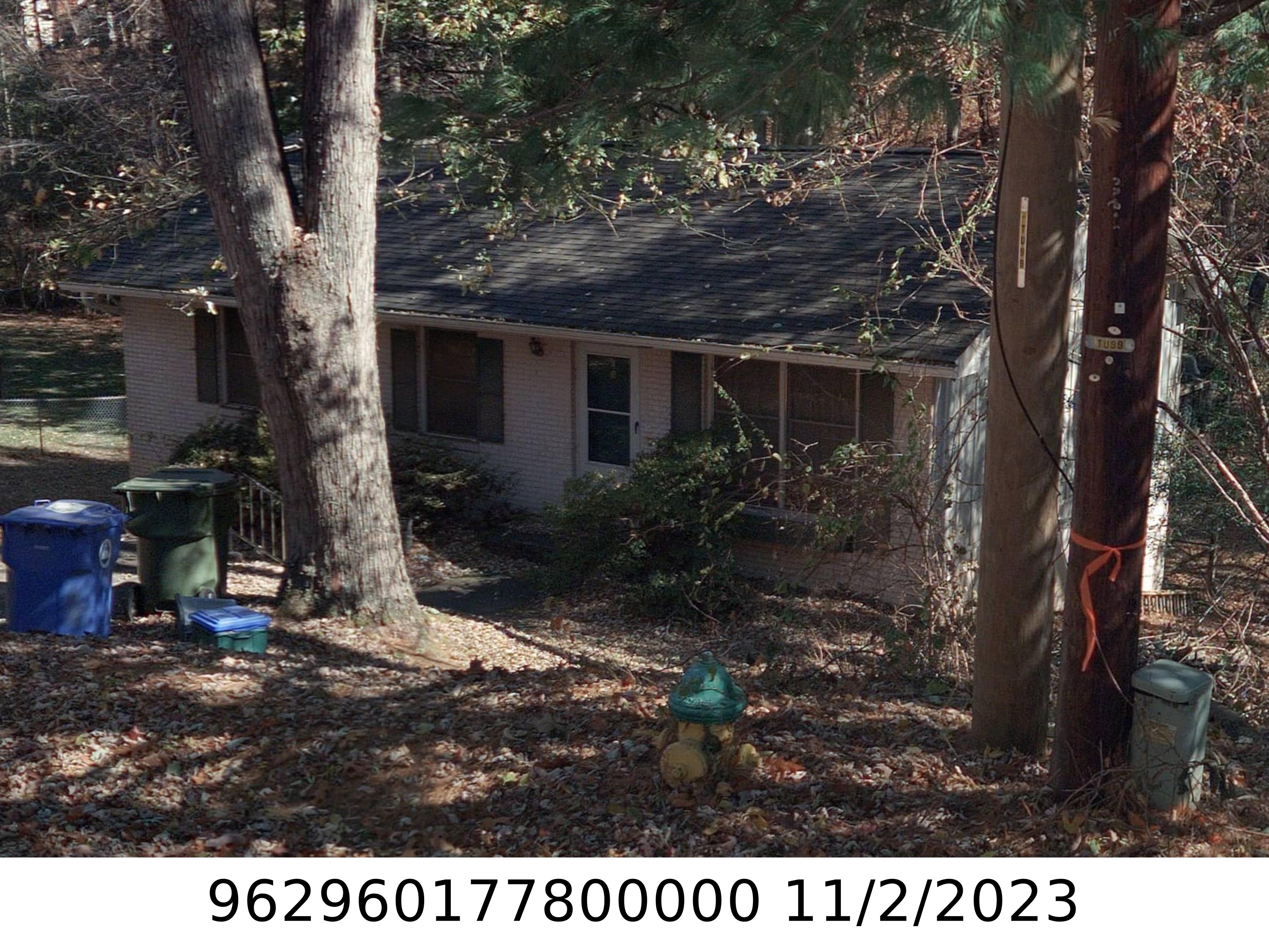 A picture of the property located at 40 LANCELOT LN, ASHEVILLE NC 28806.
