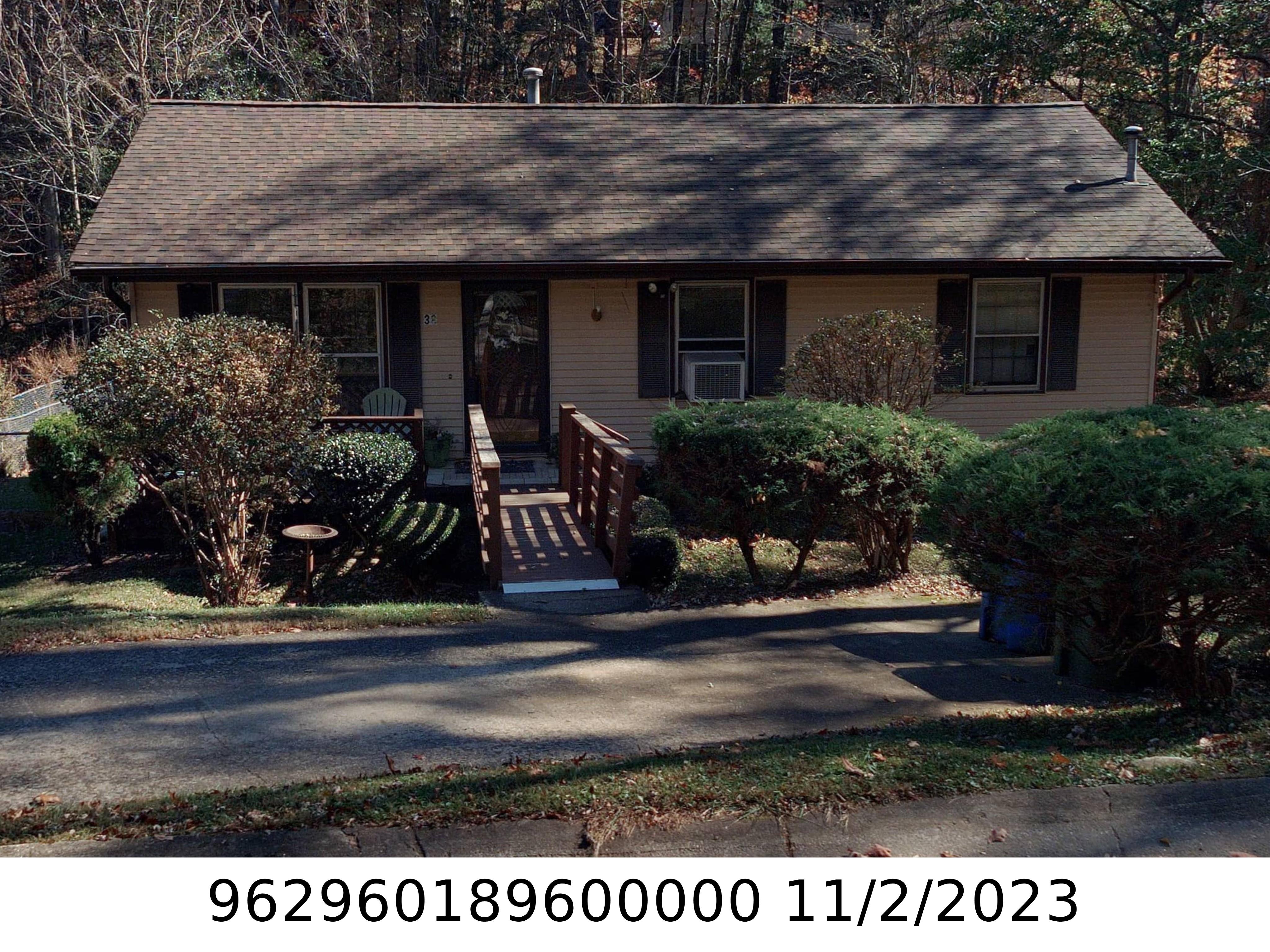 A picture of the property located at 38 LANCELOT LN, ASHEVILLE NC 28806.