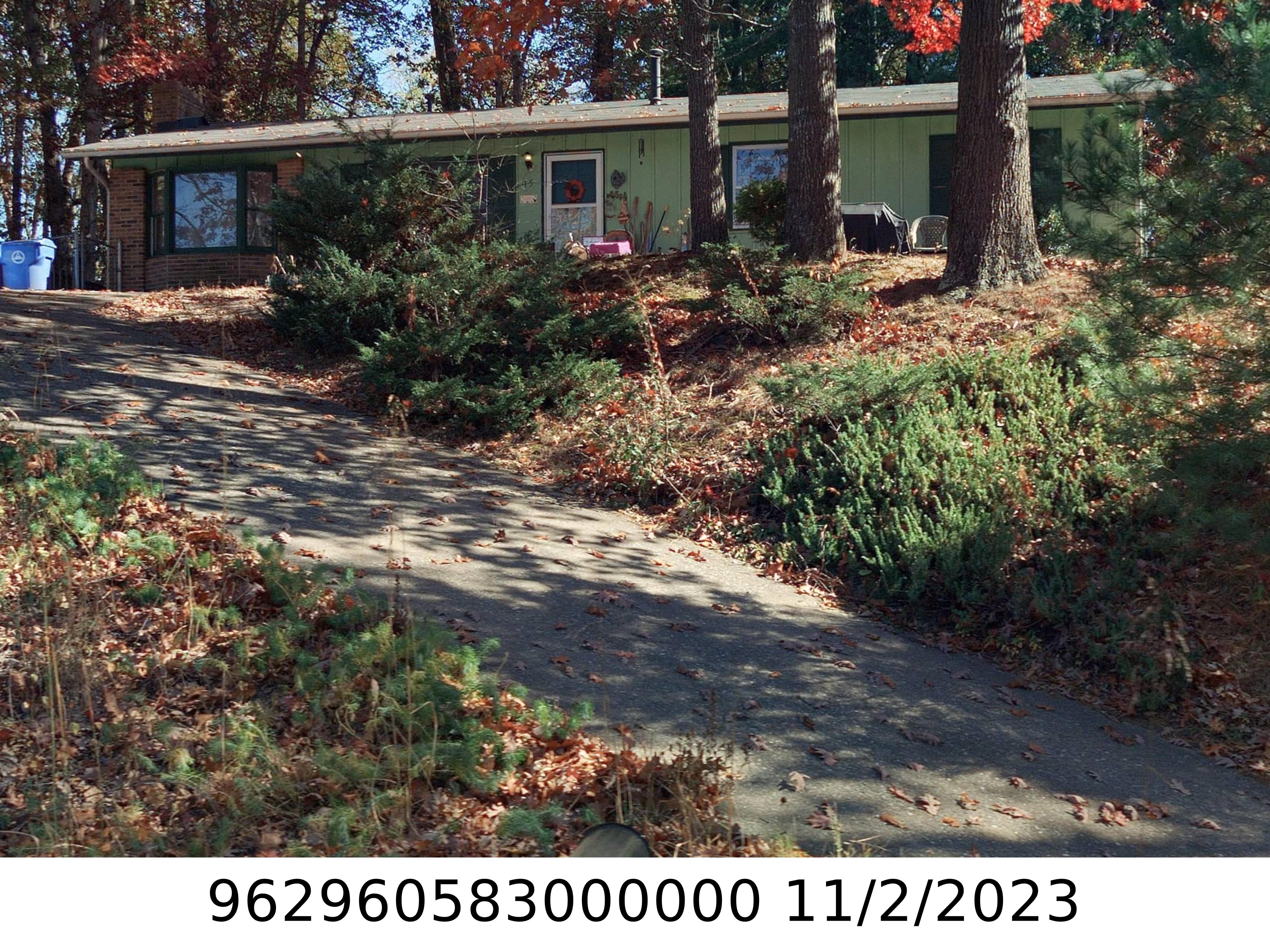 A picture of the property located at 15 EVELAKE DR, ASHEVILLE NC 28806.