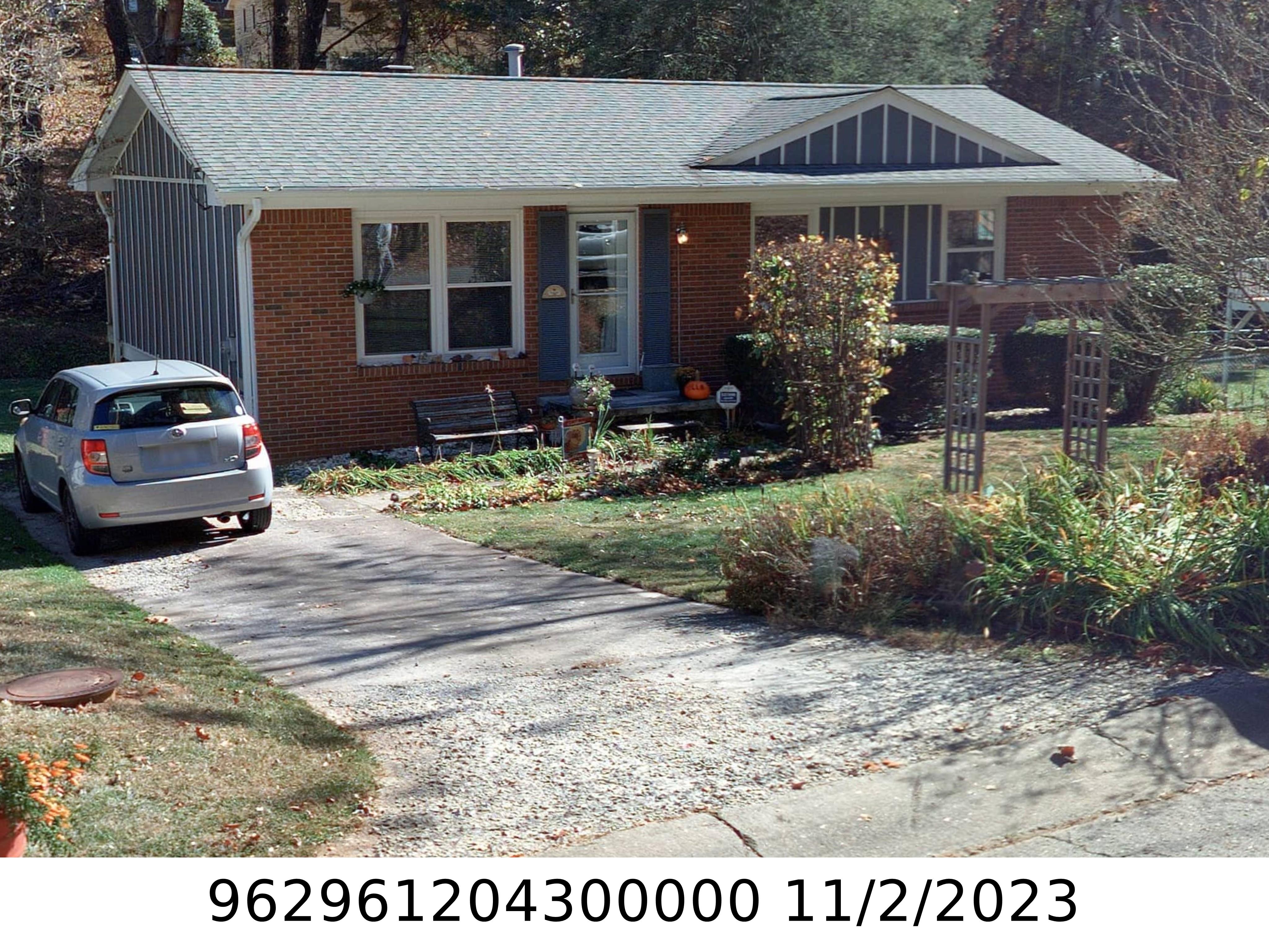 A picture of the property located at 34 LANCELOT LN, ASHEVILLE NC 28806.