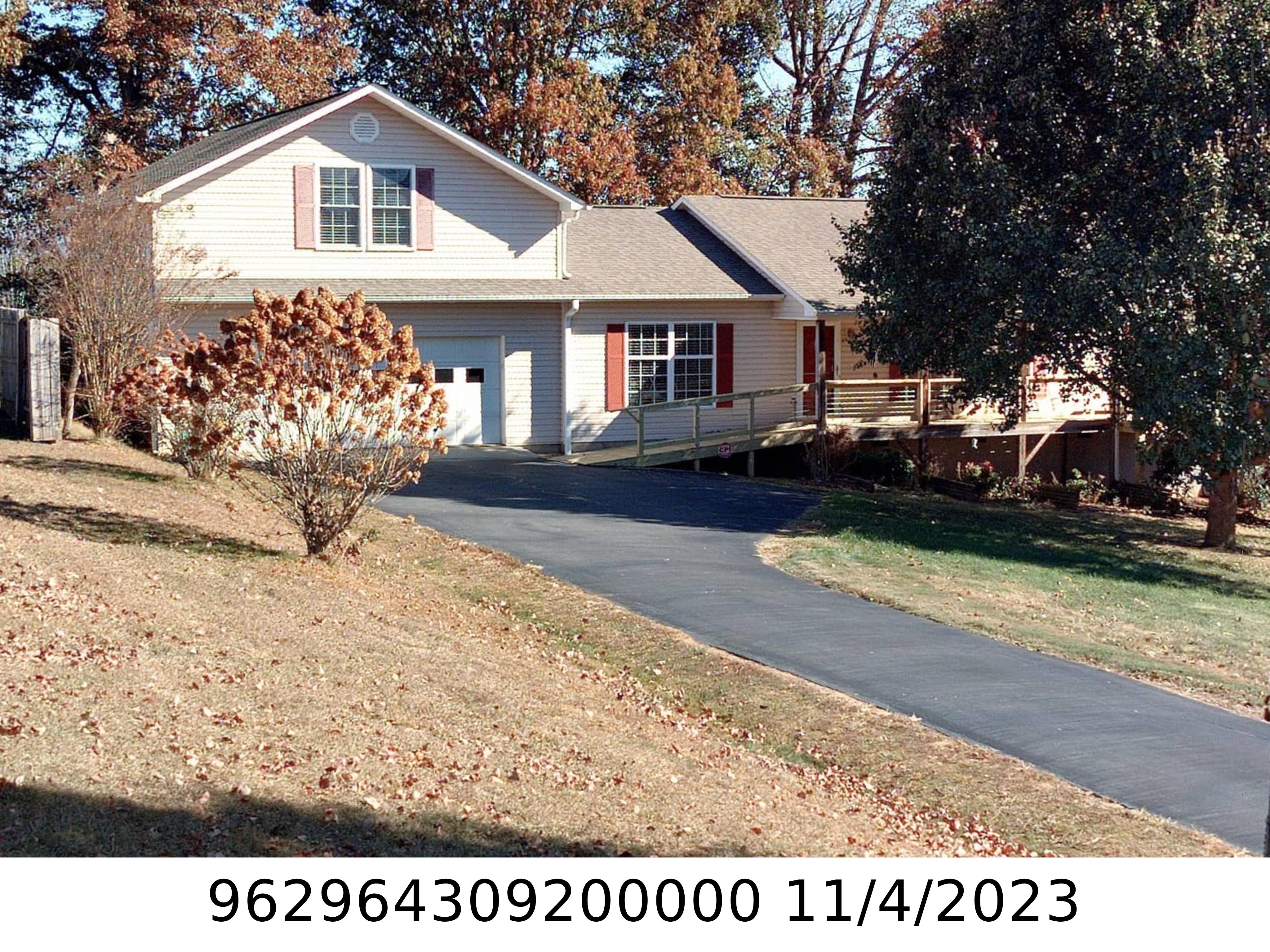 A picture of the property located at 3 LAWSON LN, ASHEVILLE NC 28806.
