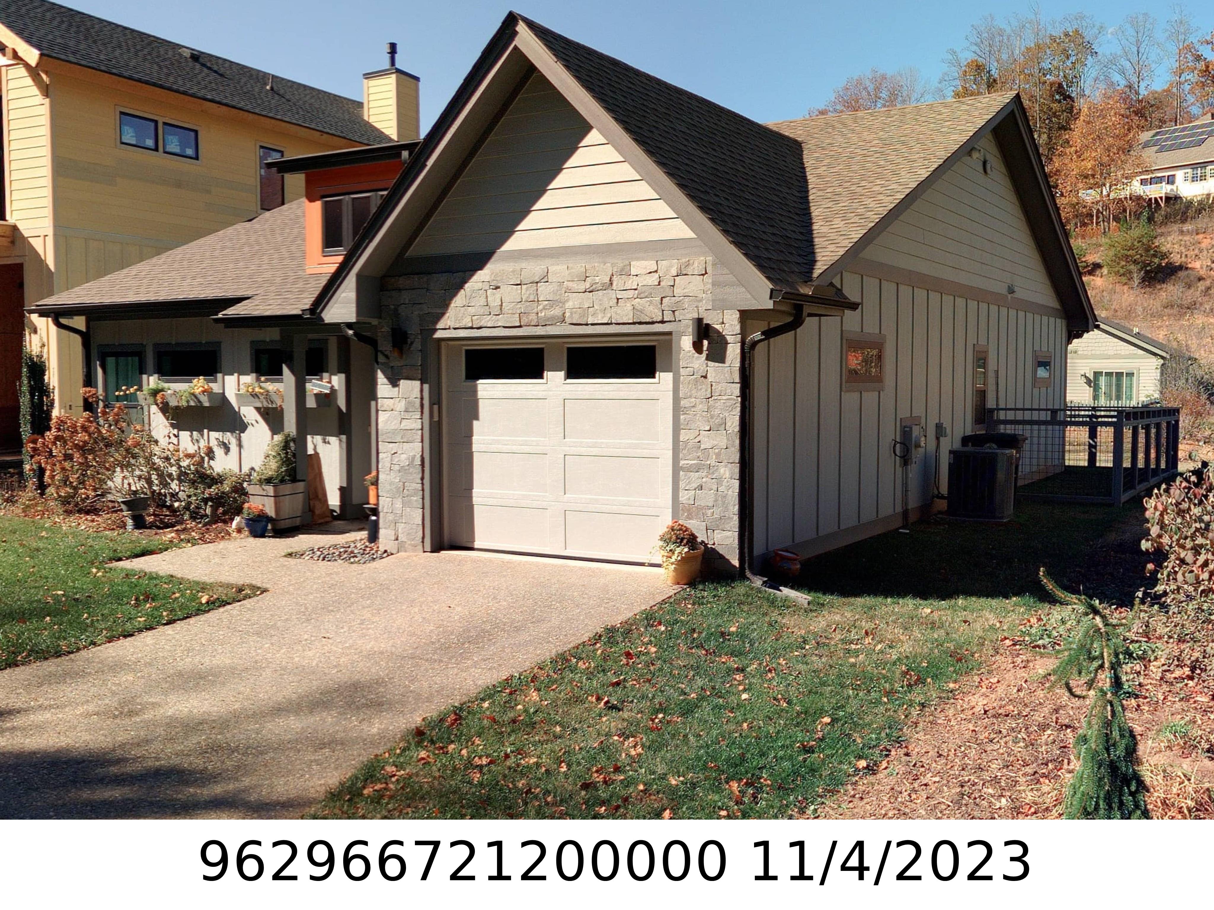 A picture of the property located at 34 DESTINATION DR, ASHEVILLE NC 28806.