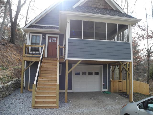 A picture of the property located at 12 CARVERS CREEK DR, ASHEVILLE NC 28806.