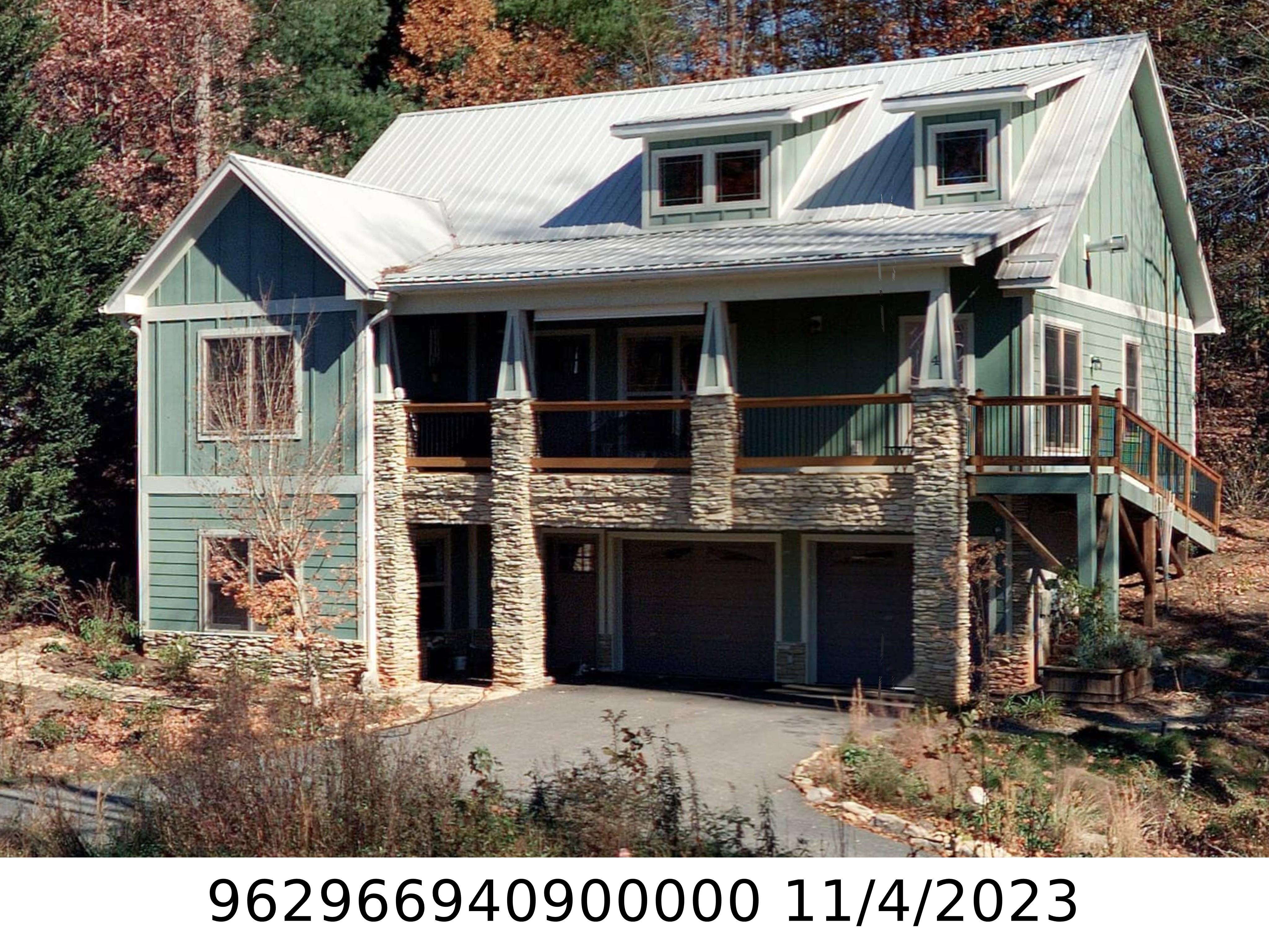 A picture of the property located at 4 CARVERS CREEK DR, ASHEVILLE NC 28806.