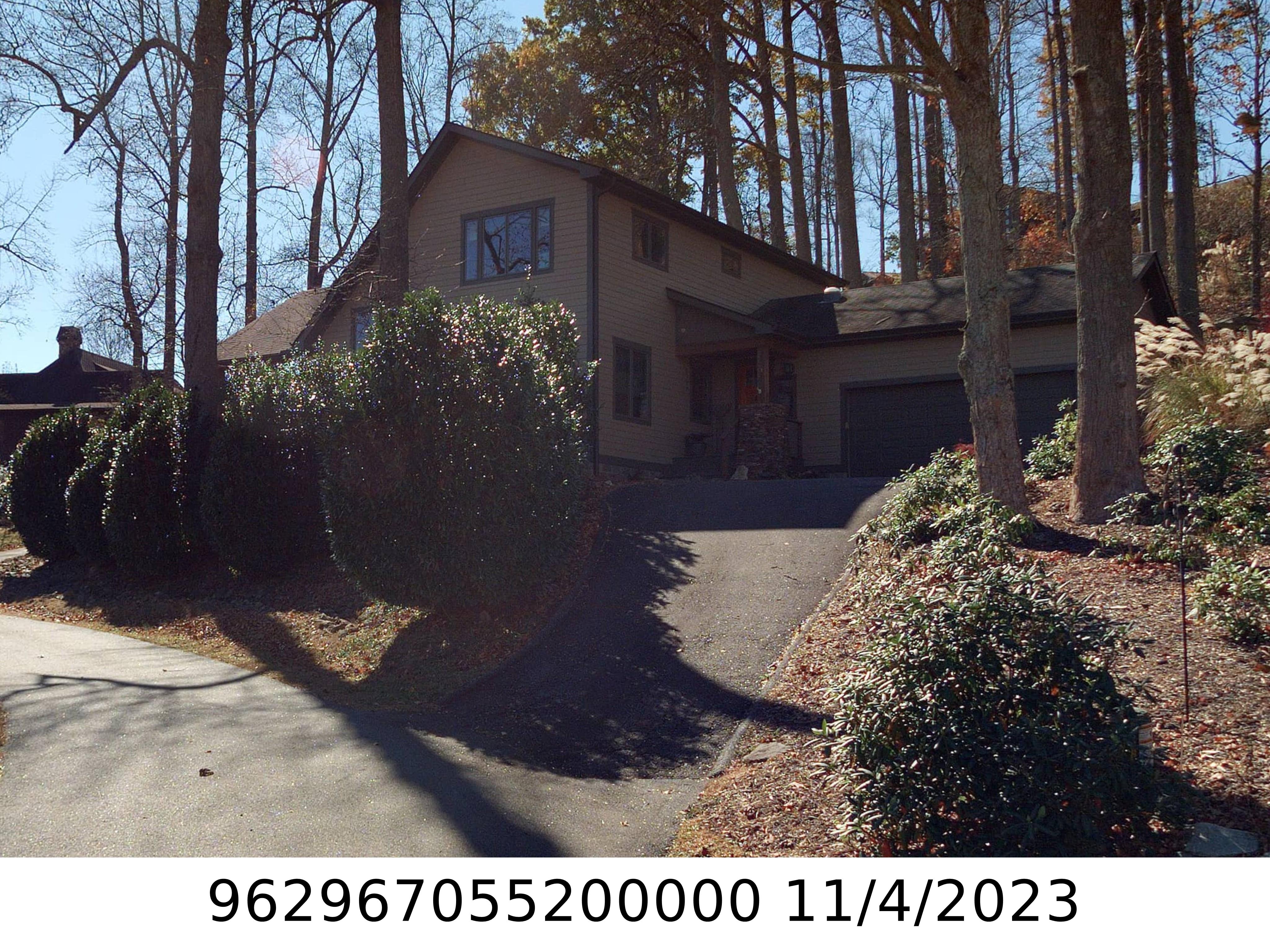 A picture of the property located at 3 RAVEN ROCK DR, ASHEVILLE NC 28806.
