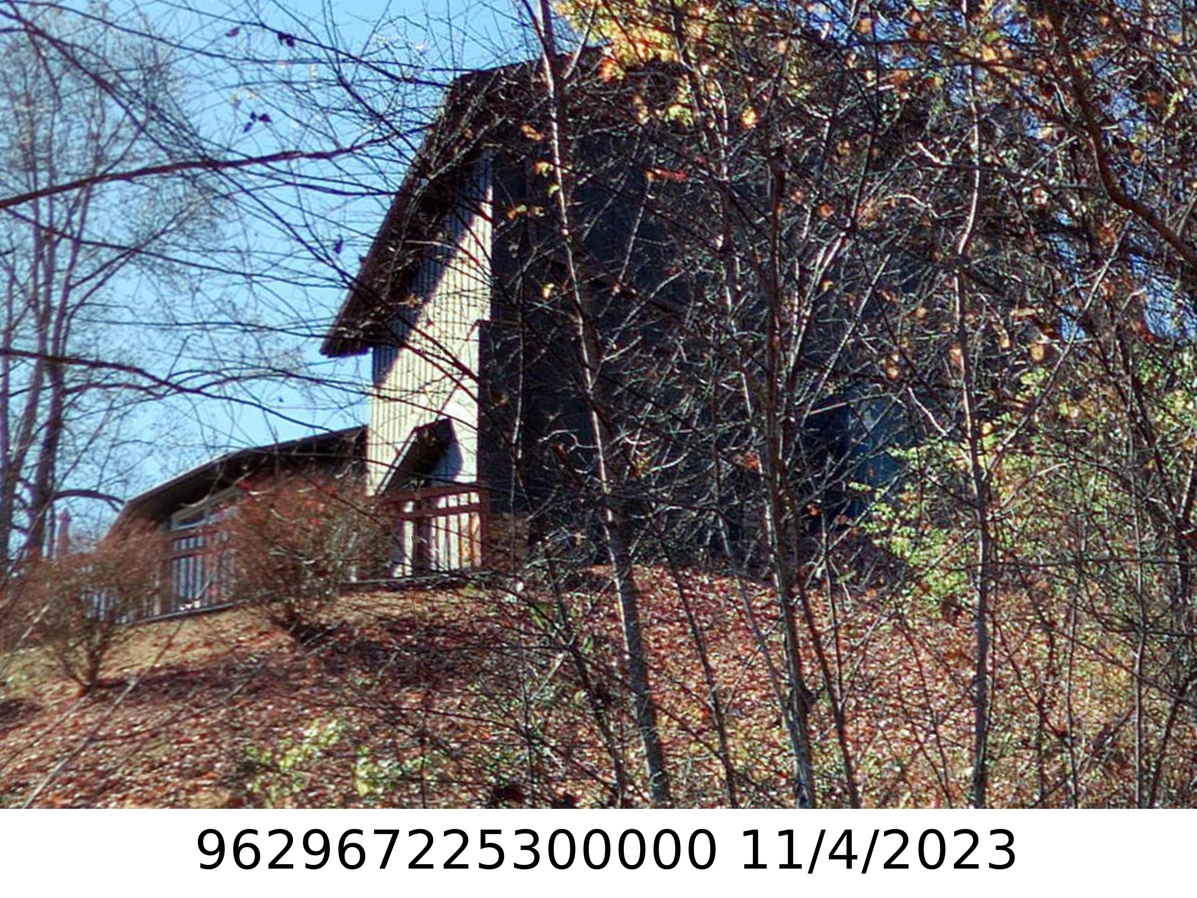 A picture of the property located at 21 RAVEN ROCK DR, ASHEVILLE NC 28806.
