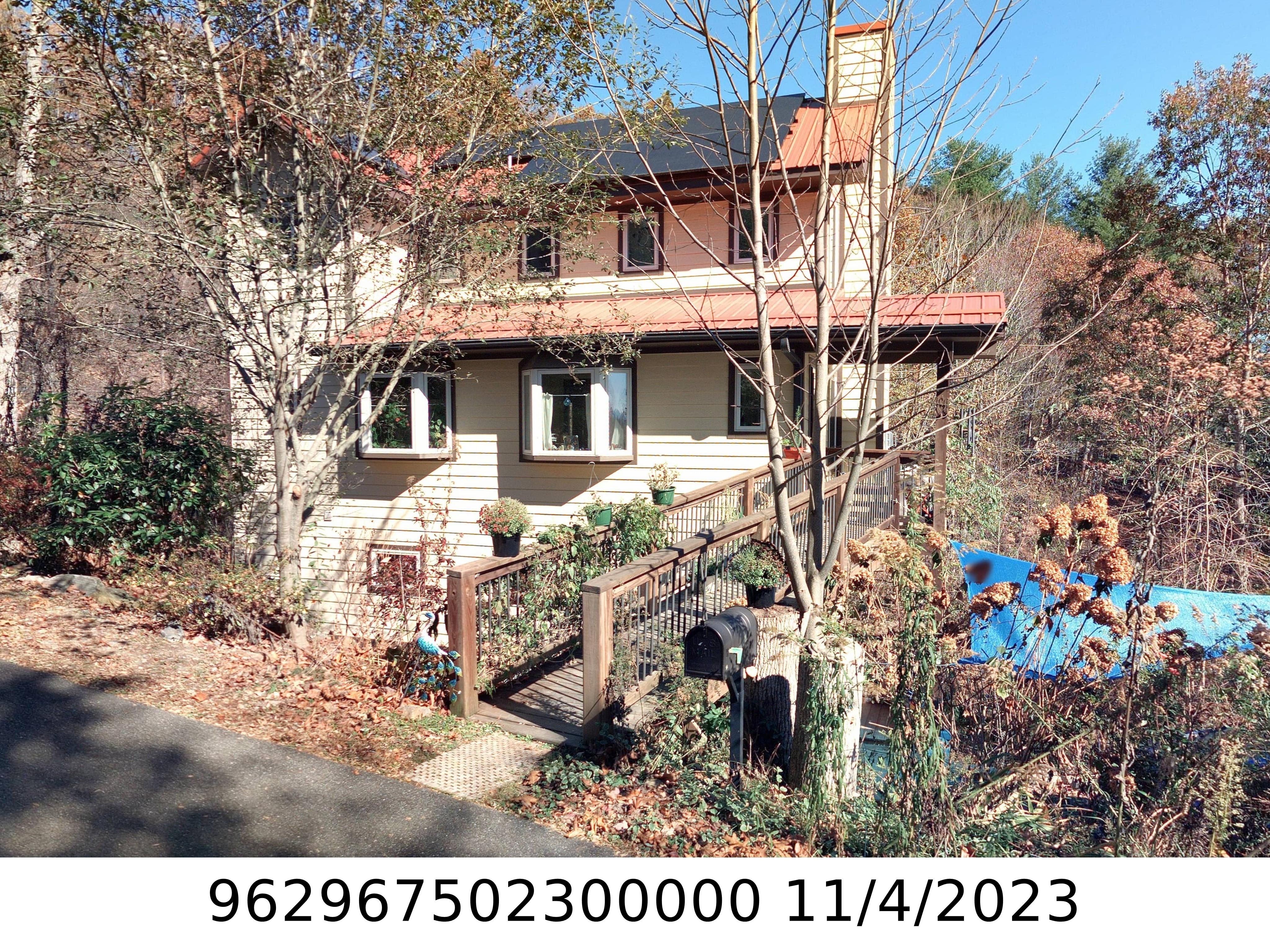 A picture of the property located at 33 KENAI DR, ASHEVILLE NC 28806.