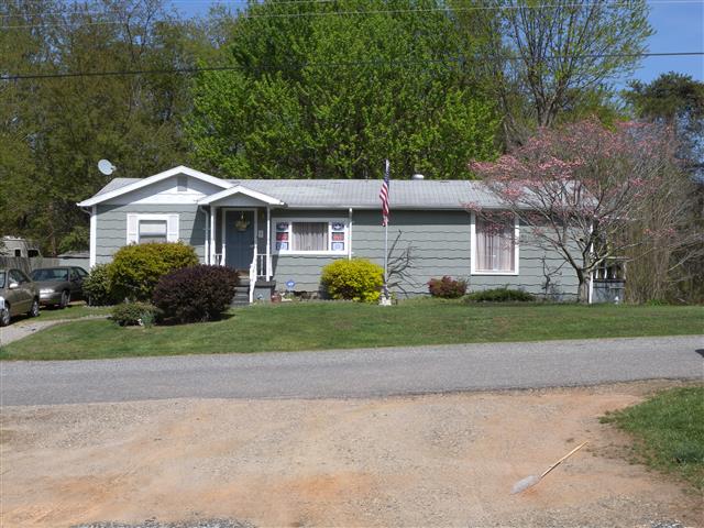A picture of the property located at 105 SMITH GRAVEYARD RD, ASHEVILLE NC 28806.