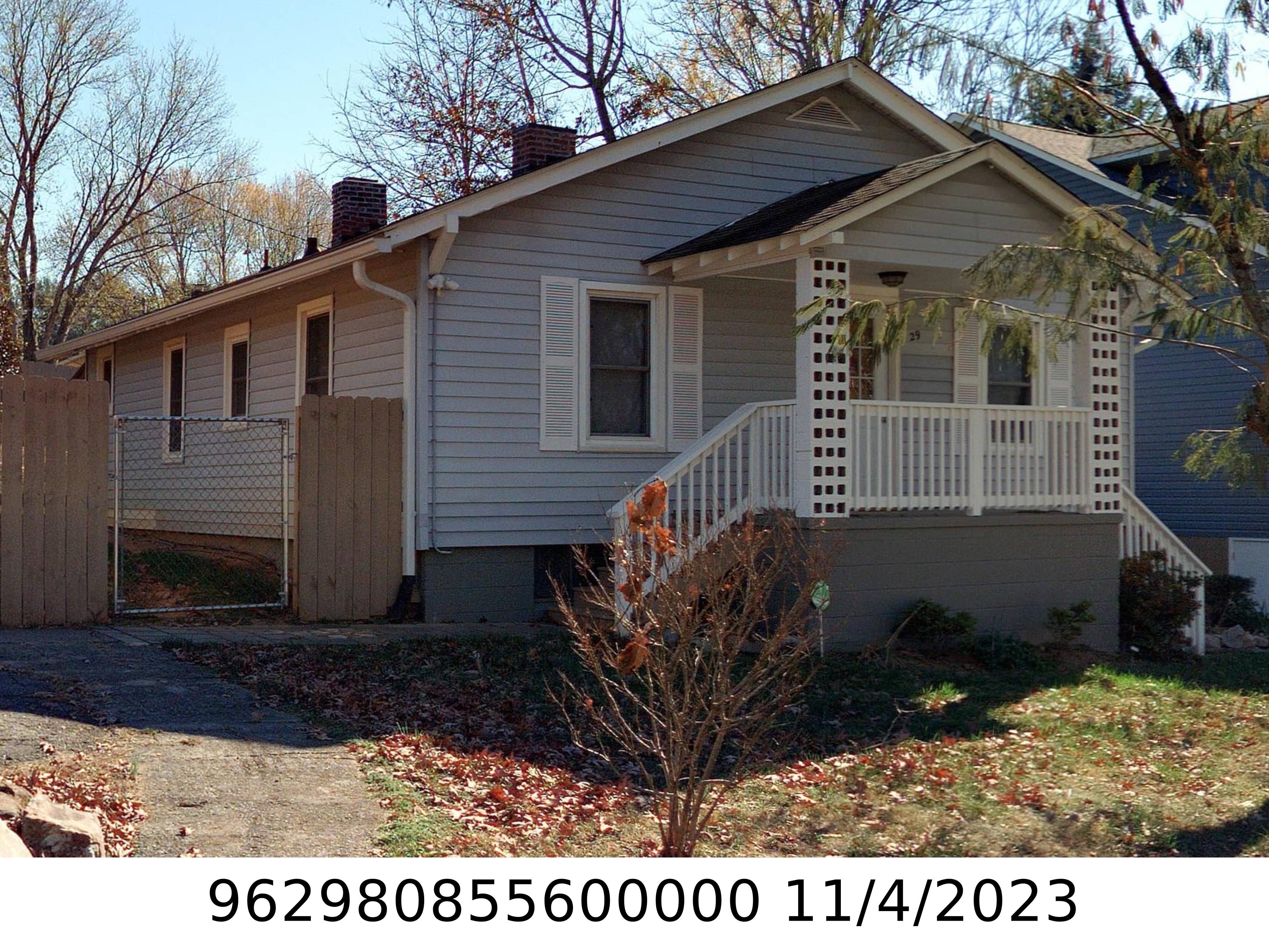A picture of the property located at 29 OAK HILL CIR, ASHEVILLE NC 28806.