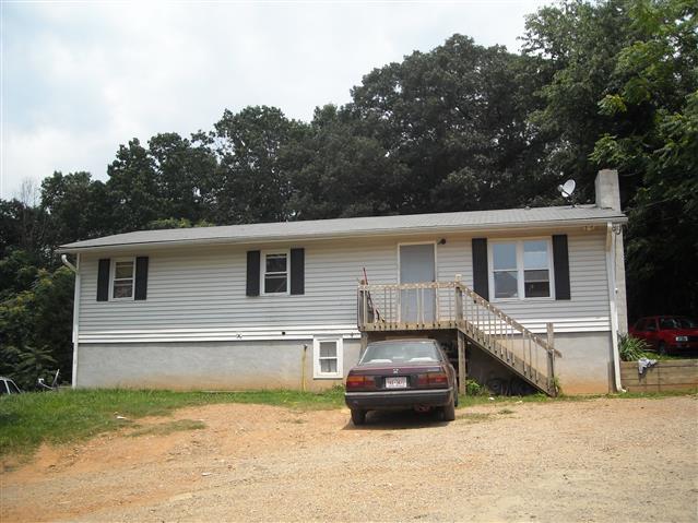 A picture of the property located at 52 OAK HILL CIR, ASHEVILLE NC 28806.