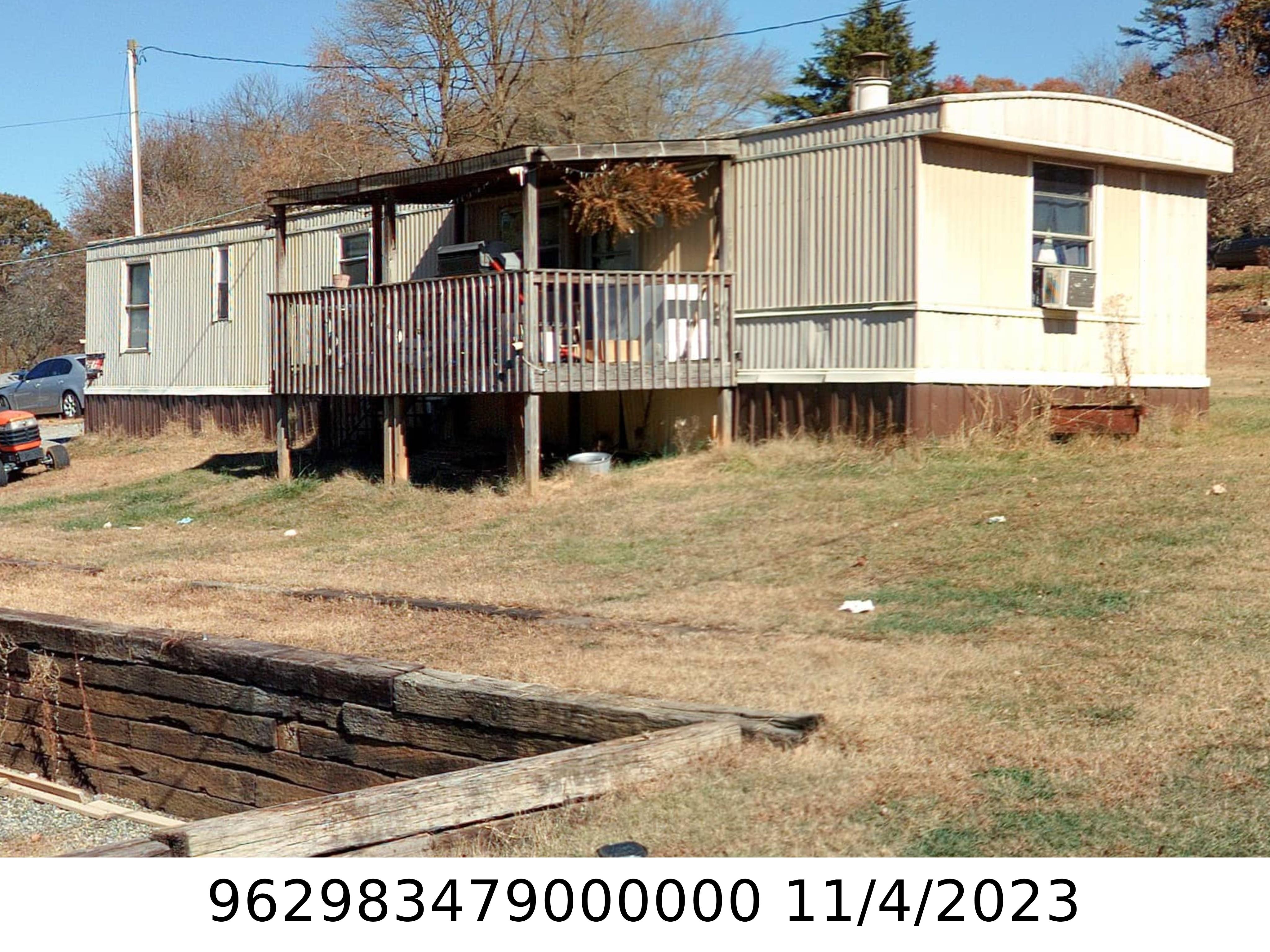 A picture of the property located at 7 GRAPEVINE LN, ASHEVILLE NC 28806.
