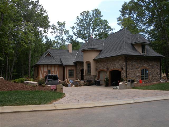 A picture of the property located at 6 WHISPERING BELLS CT, ARDEN NC 28704.
