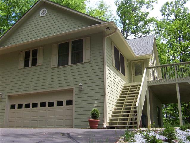 A picture of the property located at 8 VISTA LN, MILLS RIVER NC 28759.