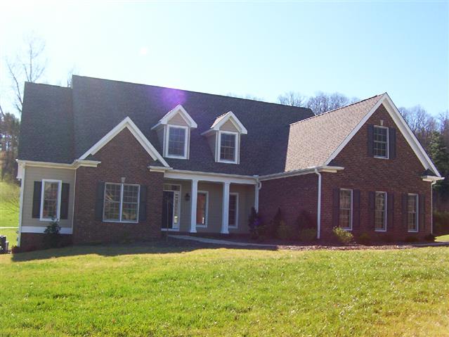 A picture of the property located at 4 ROUND ROBIN LN, MILLS RIVER NC 28759.