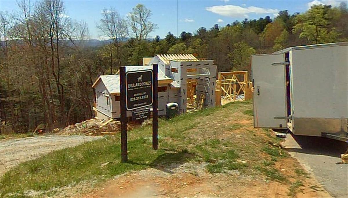 A picture of the property located at 124 SPLIT ROCK TRL, ARDEN NC 28704.