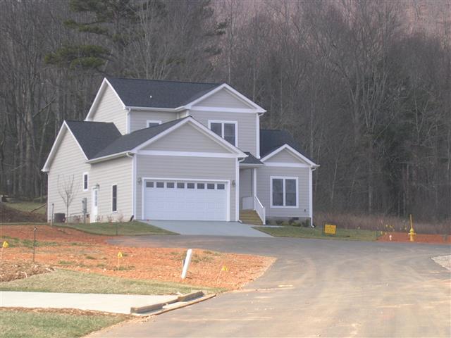 A picture of the property located at 20 FARTHINGS DR, ARDEN NC 28704.
