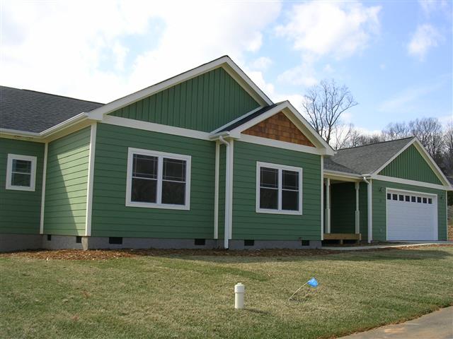 A picture of the property located at 10 FARTHINGS DR, ARDEN NC 28704.