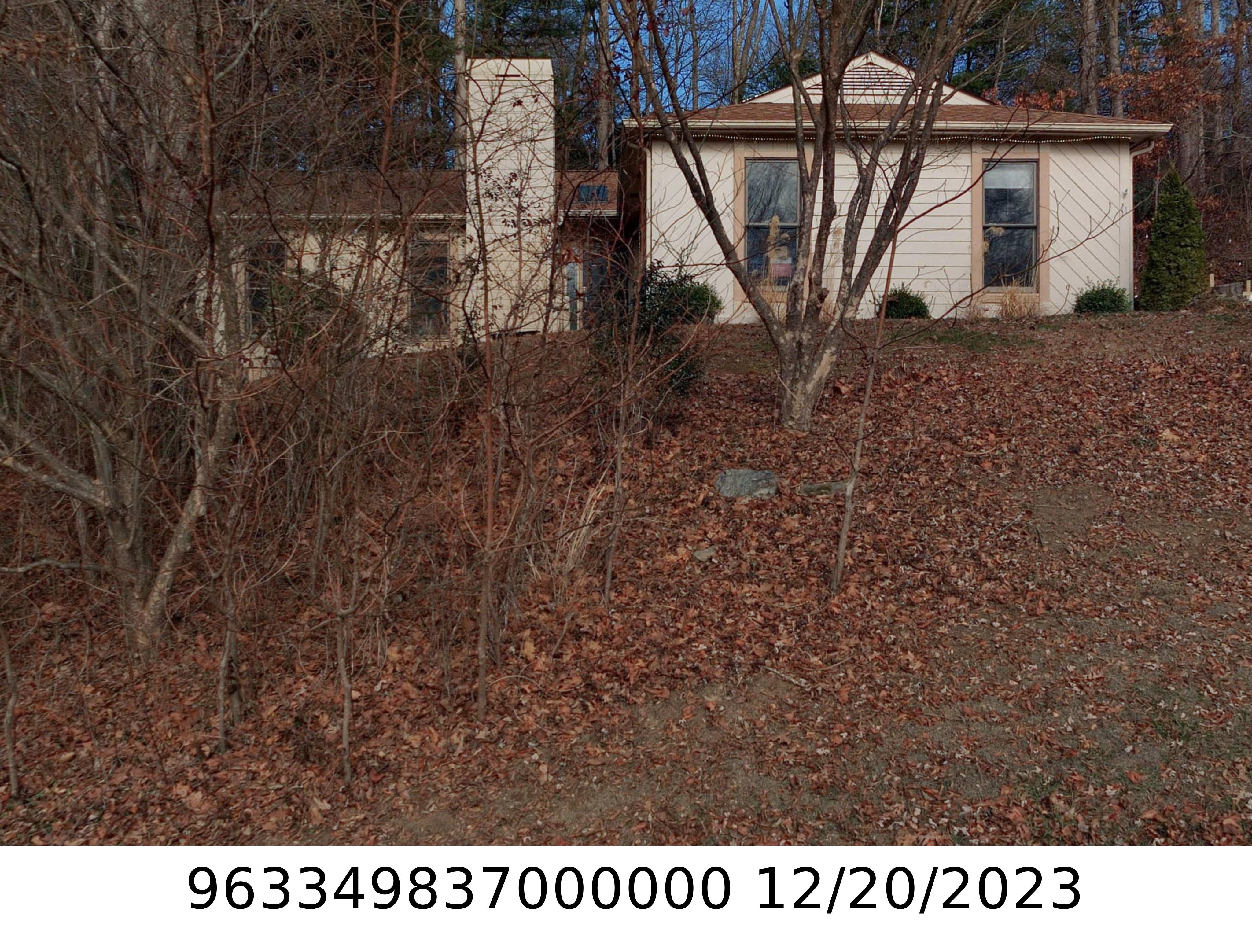 A picture of the property located at 111 AVERYS CREEK LN, ARDEN NC 28704.
