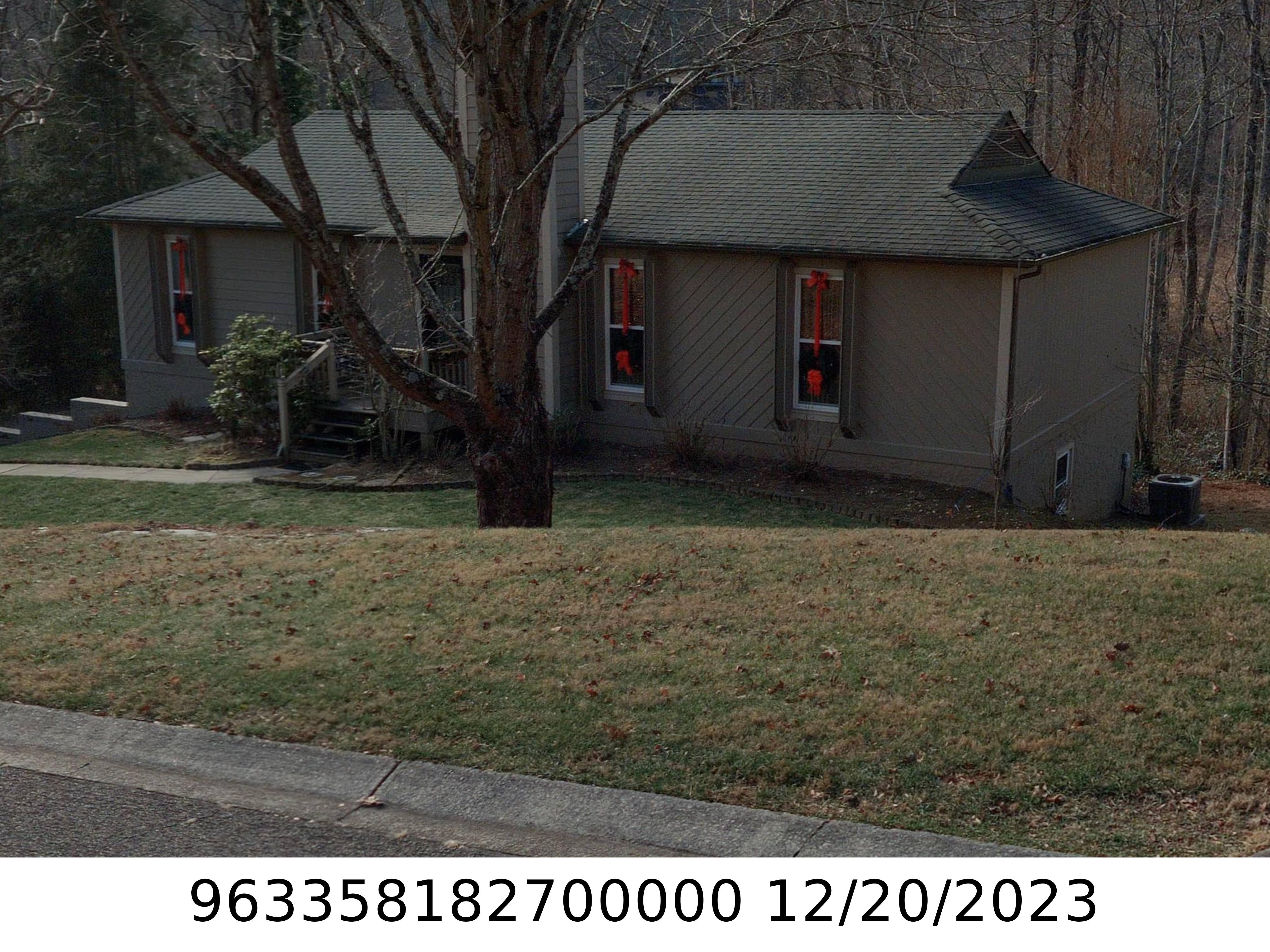 A picture of the property located at 102 AVERYS CREEK LN, ARDEN NC 28704.