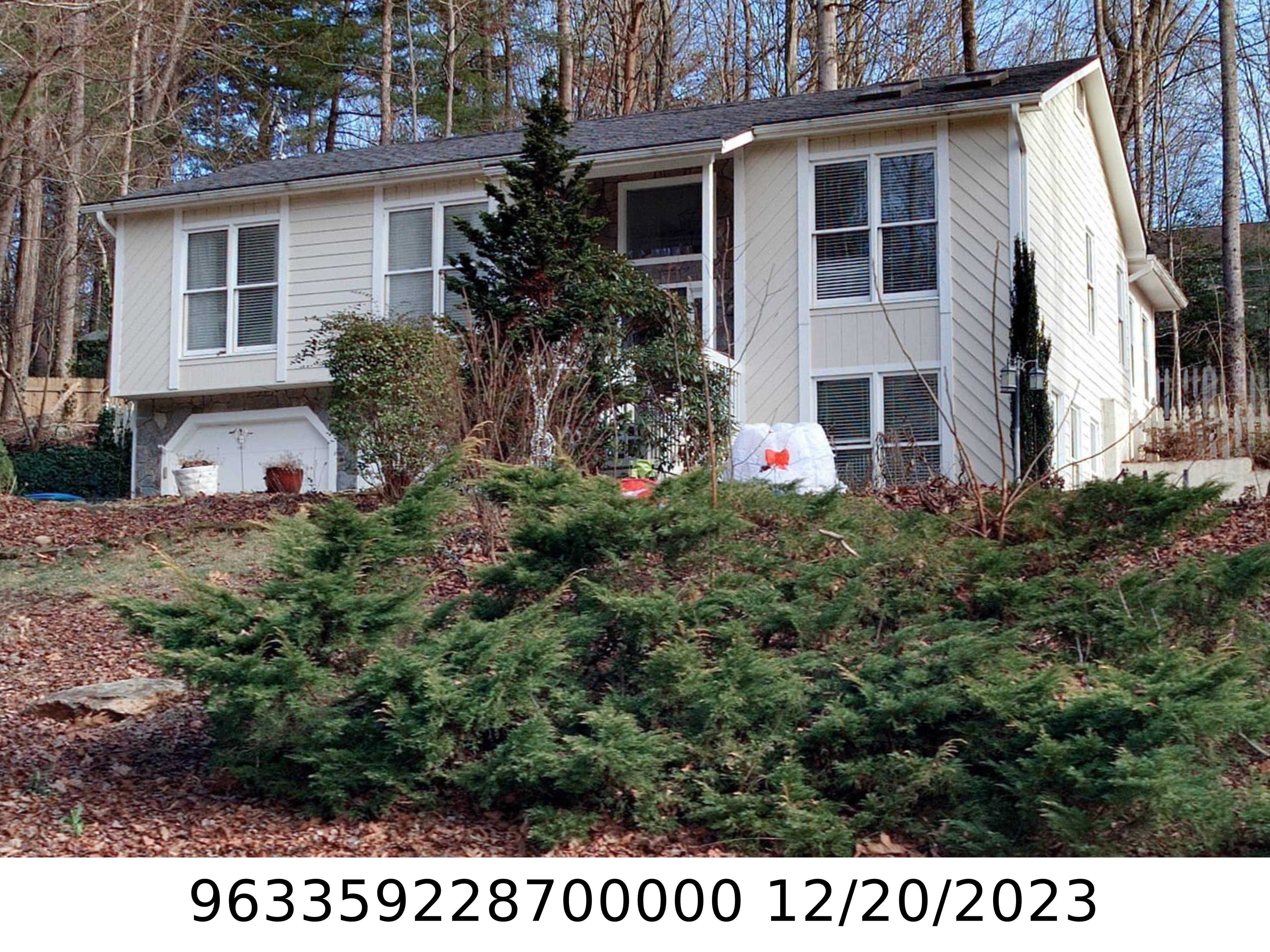 A picture of the property located at 5 TURKEY TOE LN, ARDEN NC 28704.