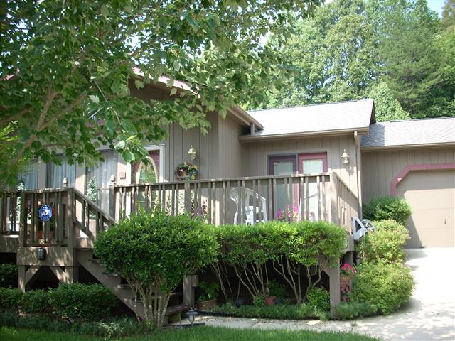 A picture of the property located at 18 PINE RIDGE TRL, ARDEN NC 28704.