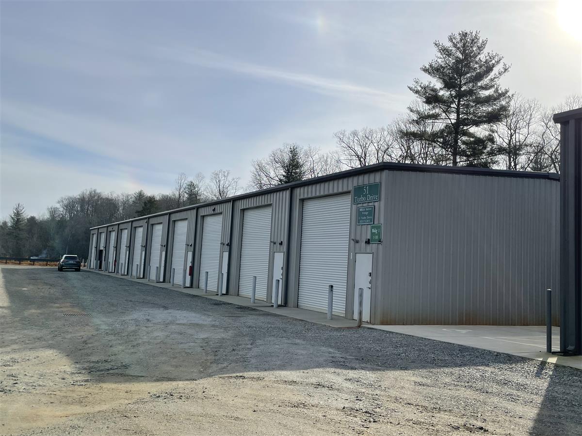 A picture of the property located at 35 TURBO DR, ARDEN NC 28704.