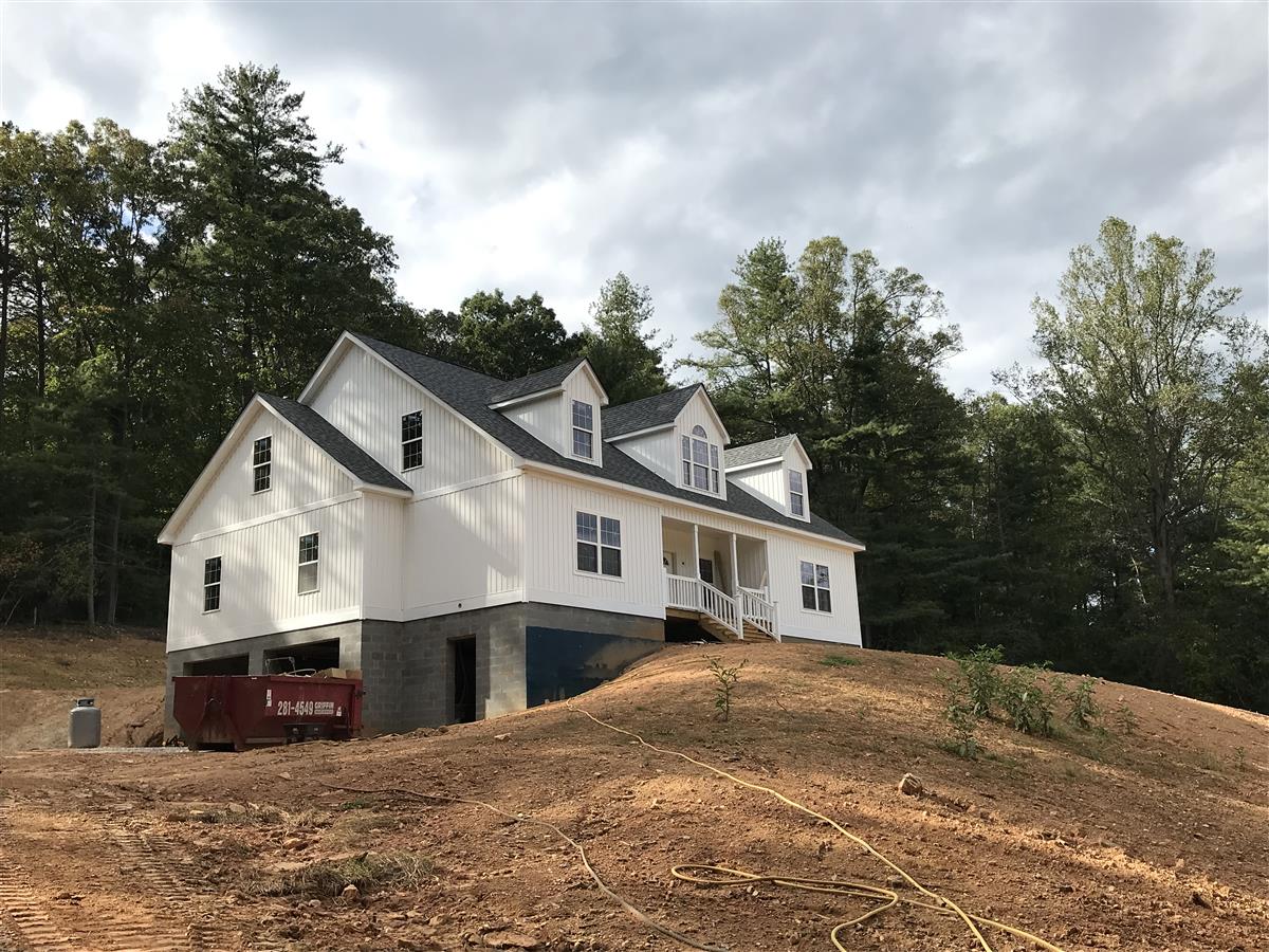 A picture of the property located at 35 LISENBEE DR, ARDEN NC 28704.
