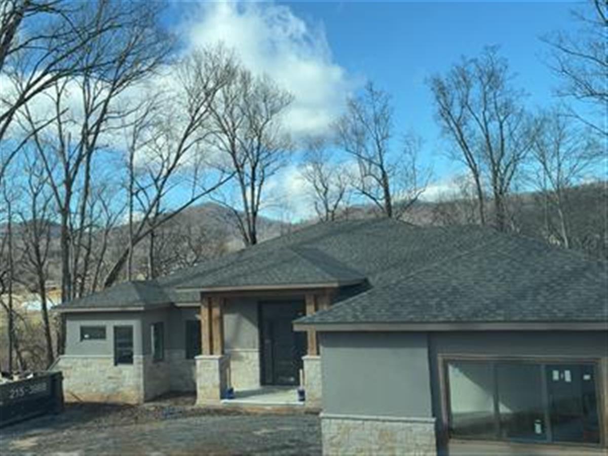 A picture of the property located at 29 WOODTRAIL WAY, ARDEN NC 28704.