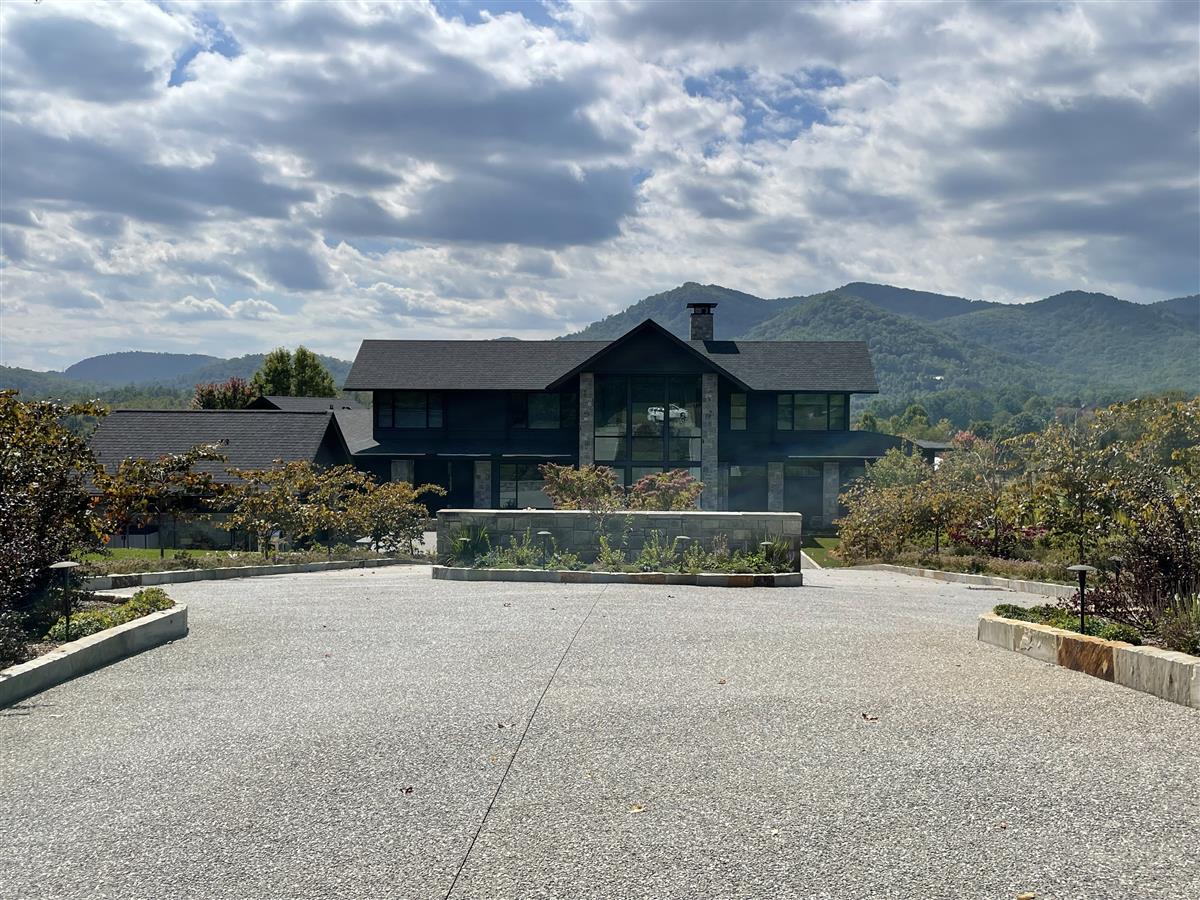 A picture of the property located at 214 FOLKESTONE LN, ARDEN NC 28704.