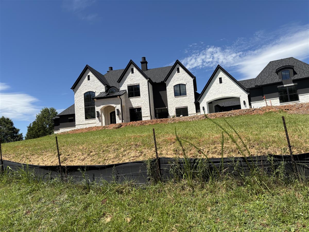 A picture of the property located at 114 WALNUT VALLEY PKWY, ARDEN NC 28704.