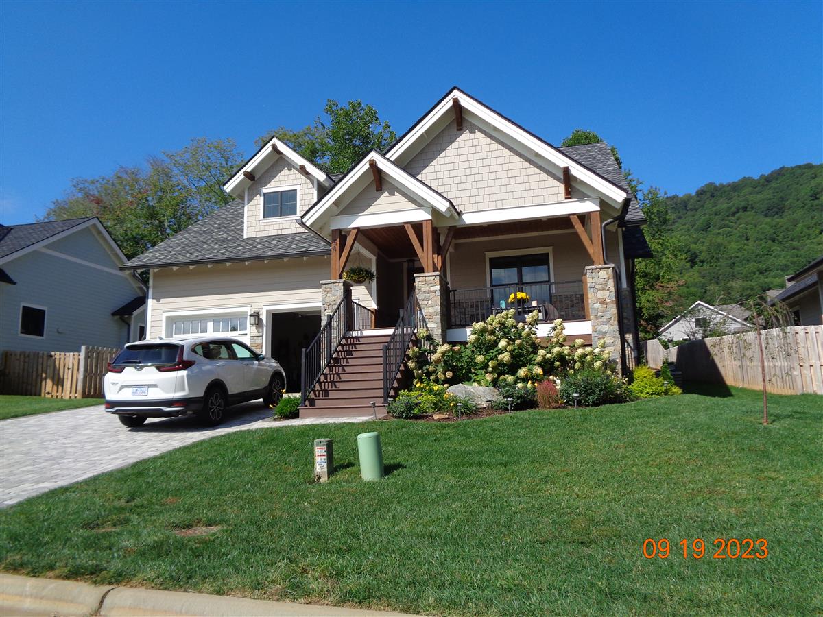 A picture of the property located at 54 STARWOOD VALLEY TRL, ARDEN NC 28704.