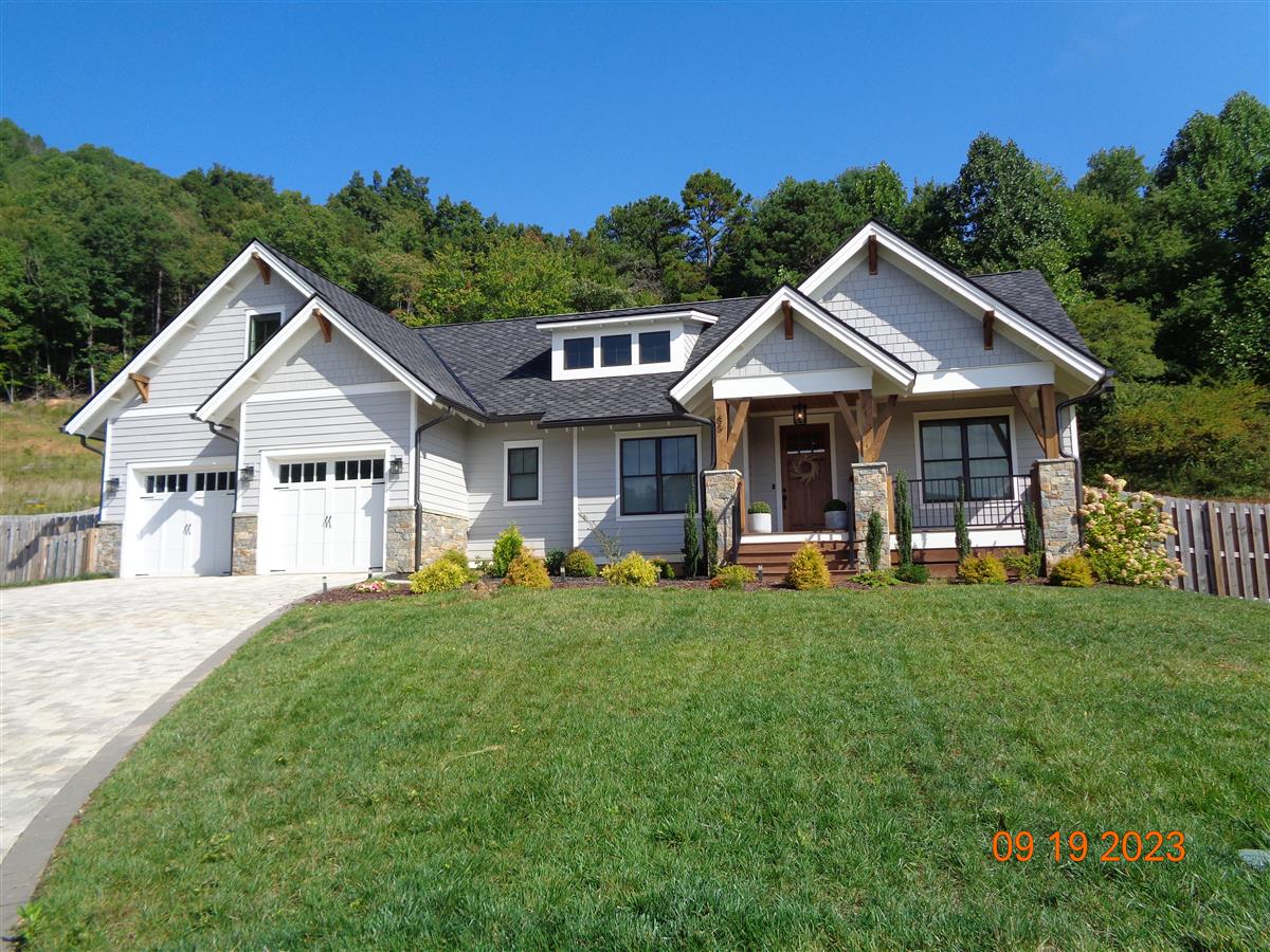 A picture of the property located at 85 STARWOOD VALLEY TRL, ARDEN NC 28704.