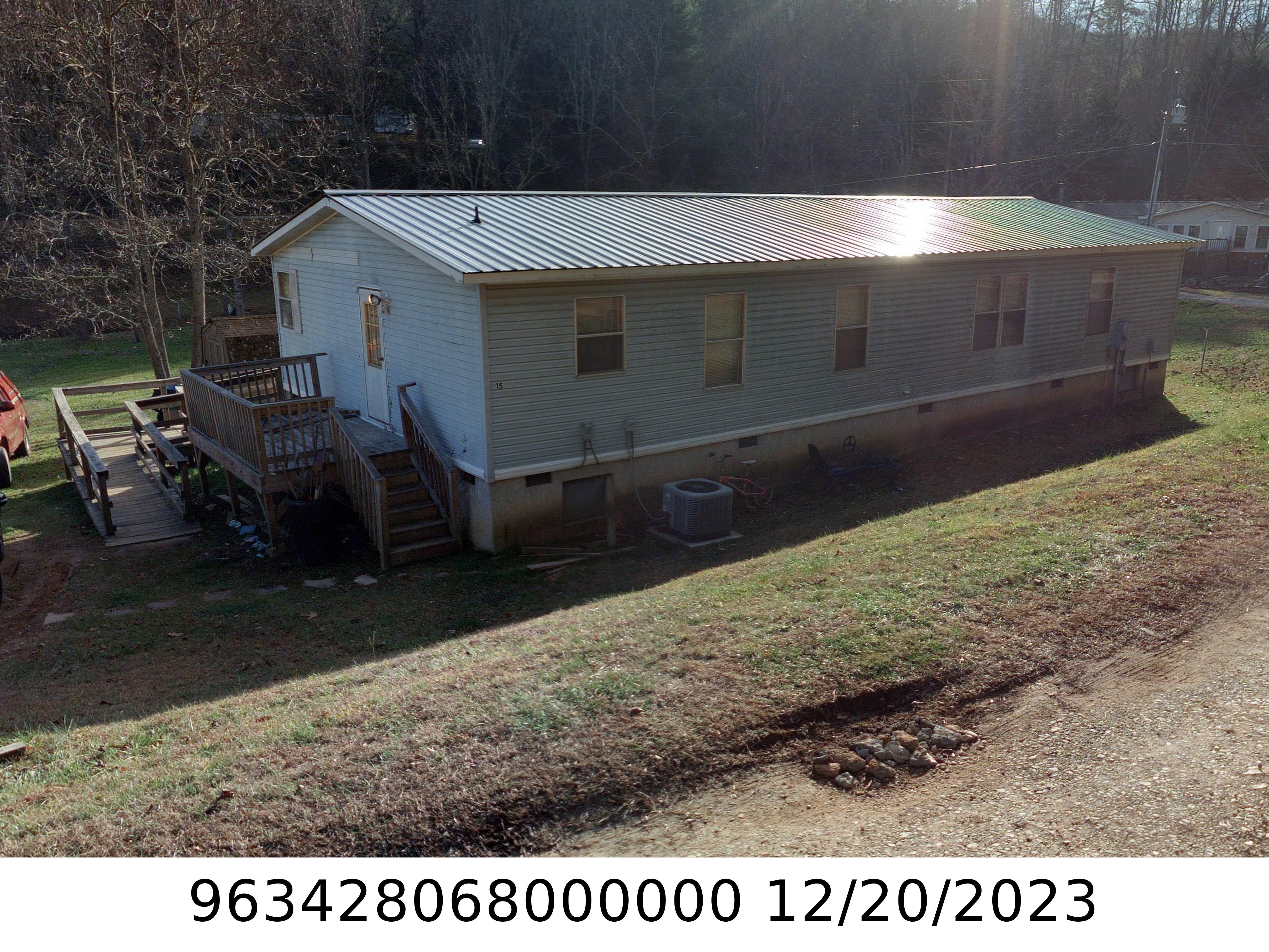 A picture of the property located at 15 STREAMVIEW LN, ARDEN NC 28704.